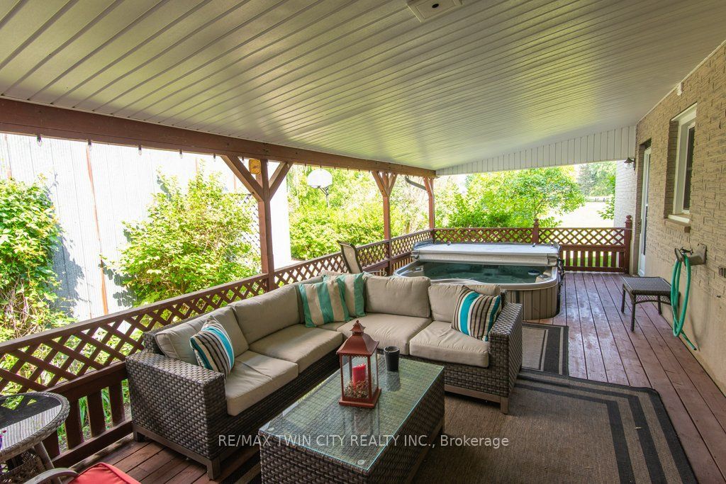 108 Queensway Drive Property Photo 38