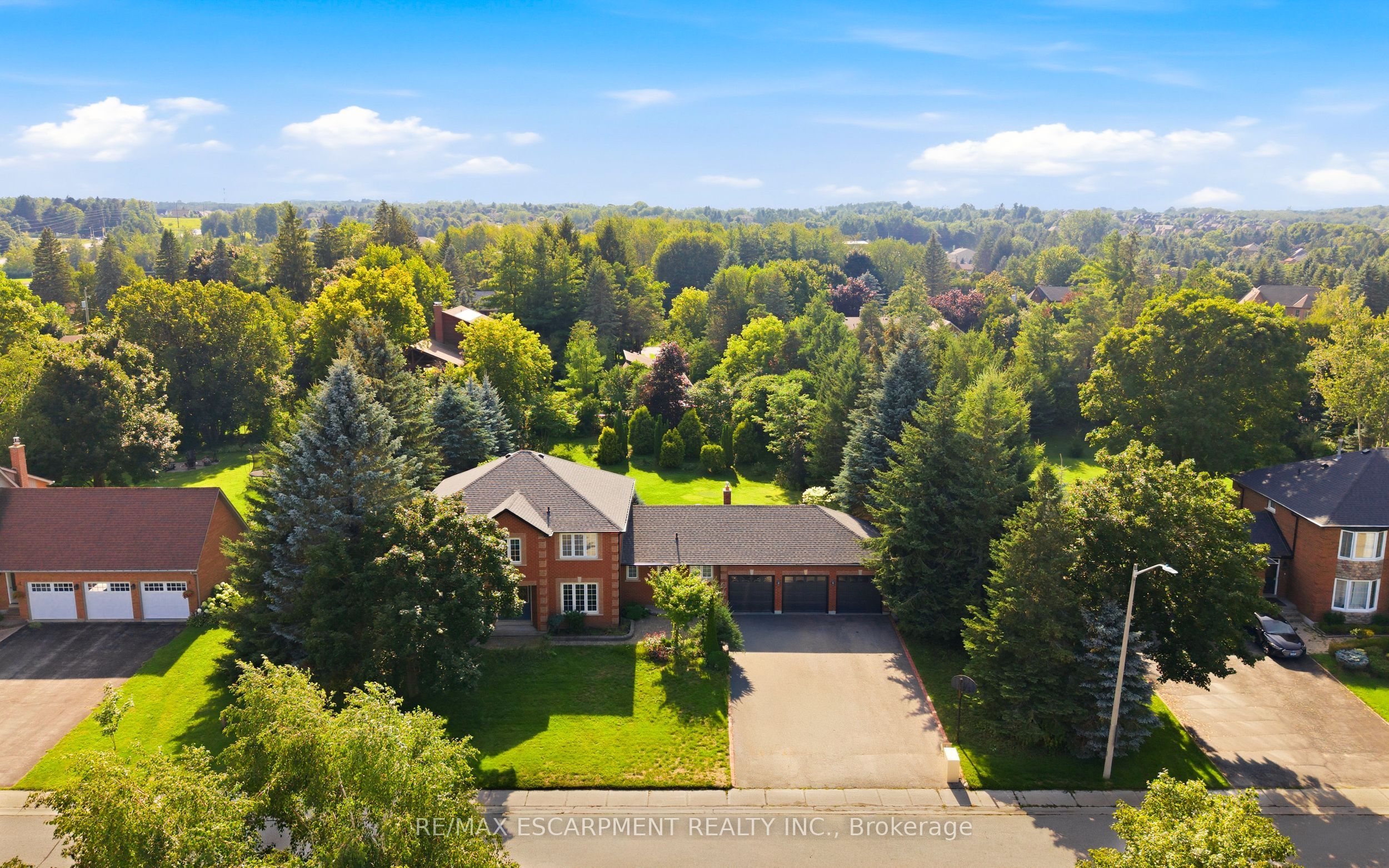 6 Willow Crescent Property Photo 6