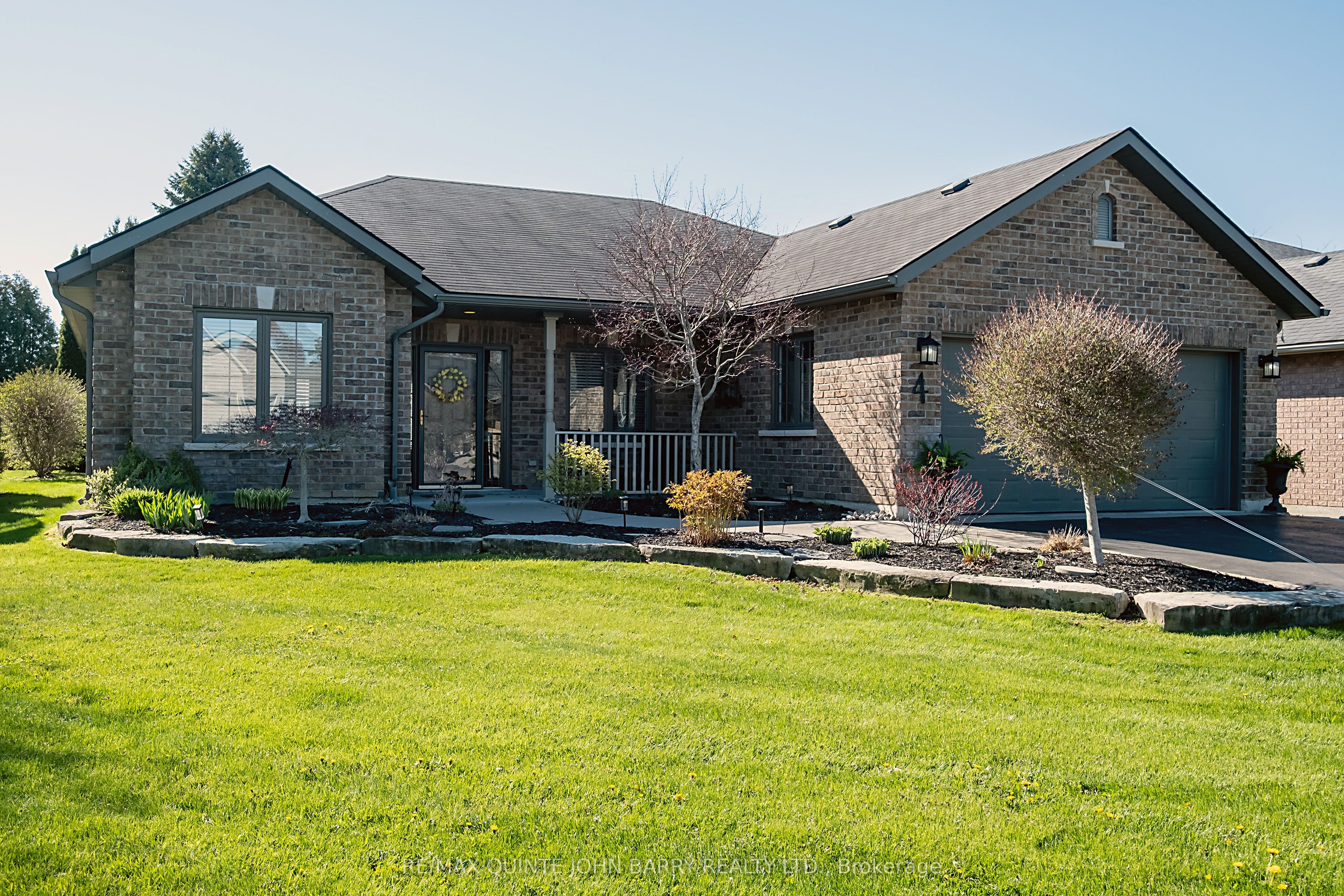 4 Hickory Court Property Photo 3