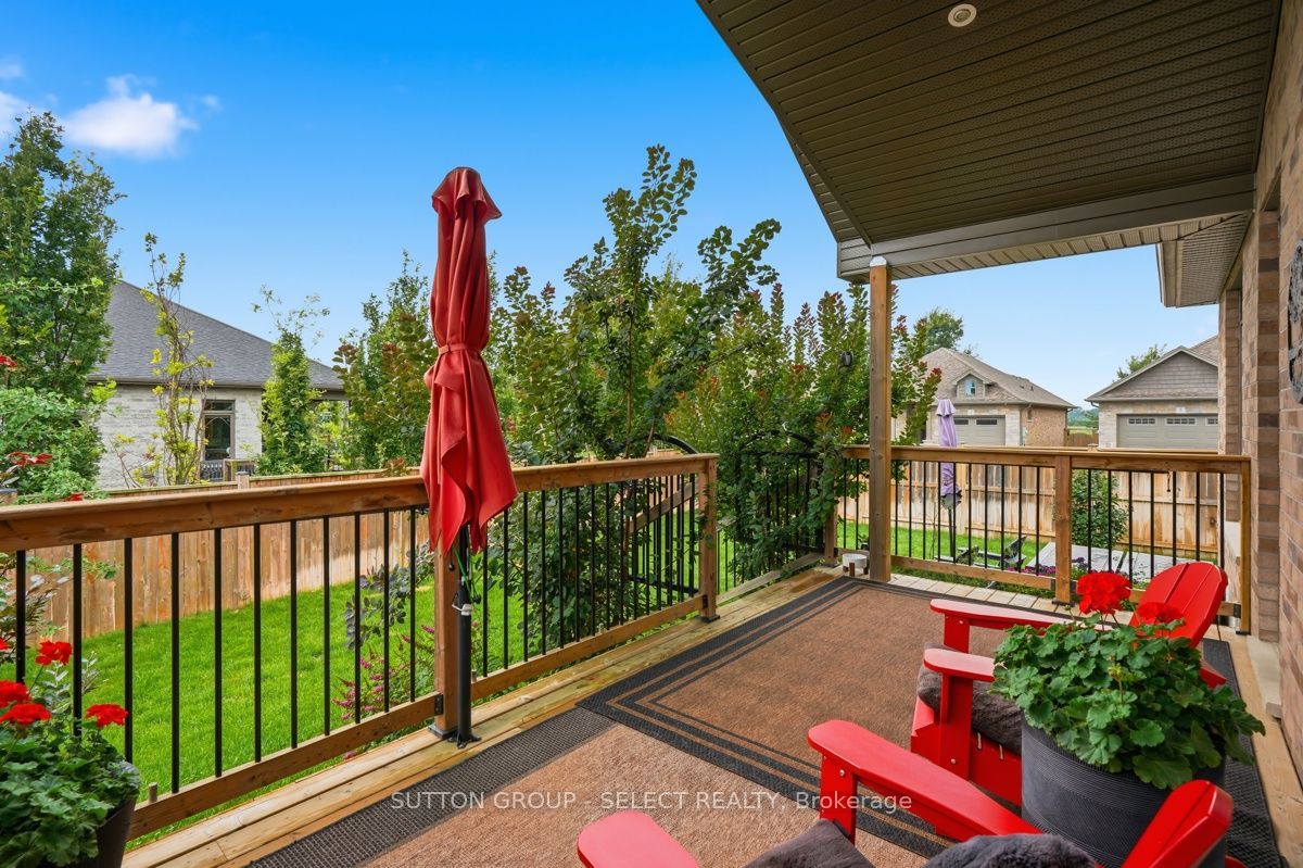 159 Collins Way 54 Property Photo 32
