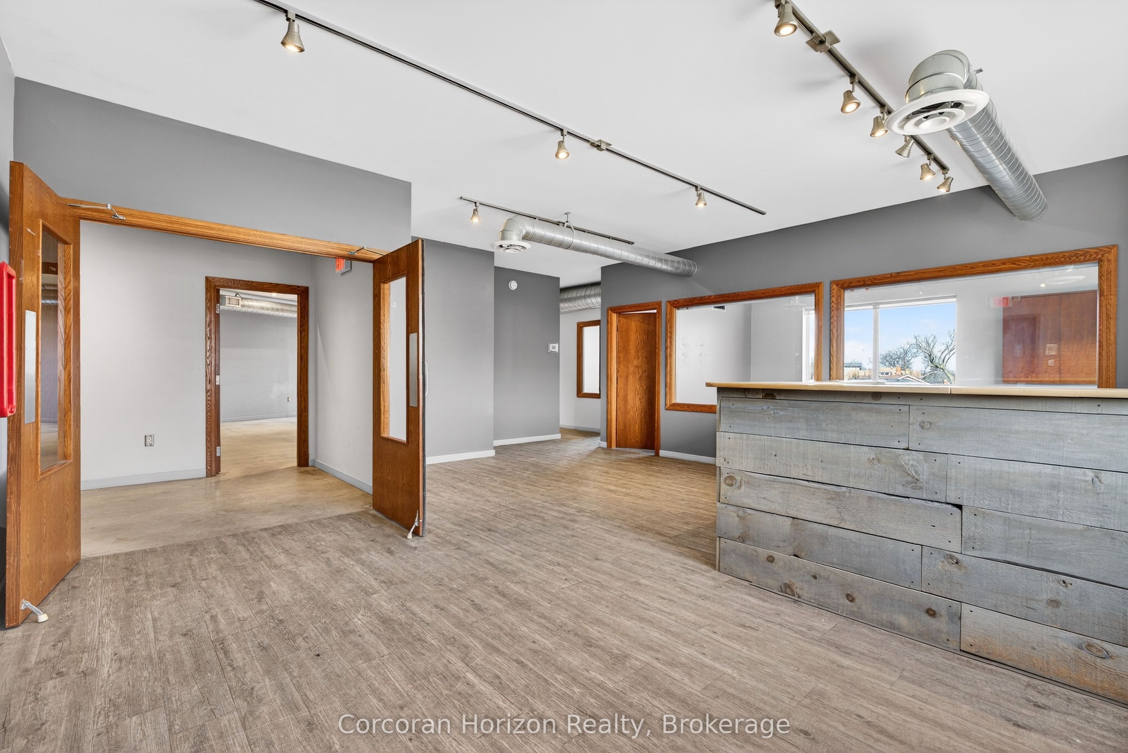 435 York Boulevard Upper Floor Units Property Photo 4
