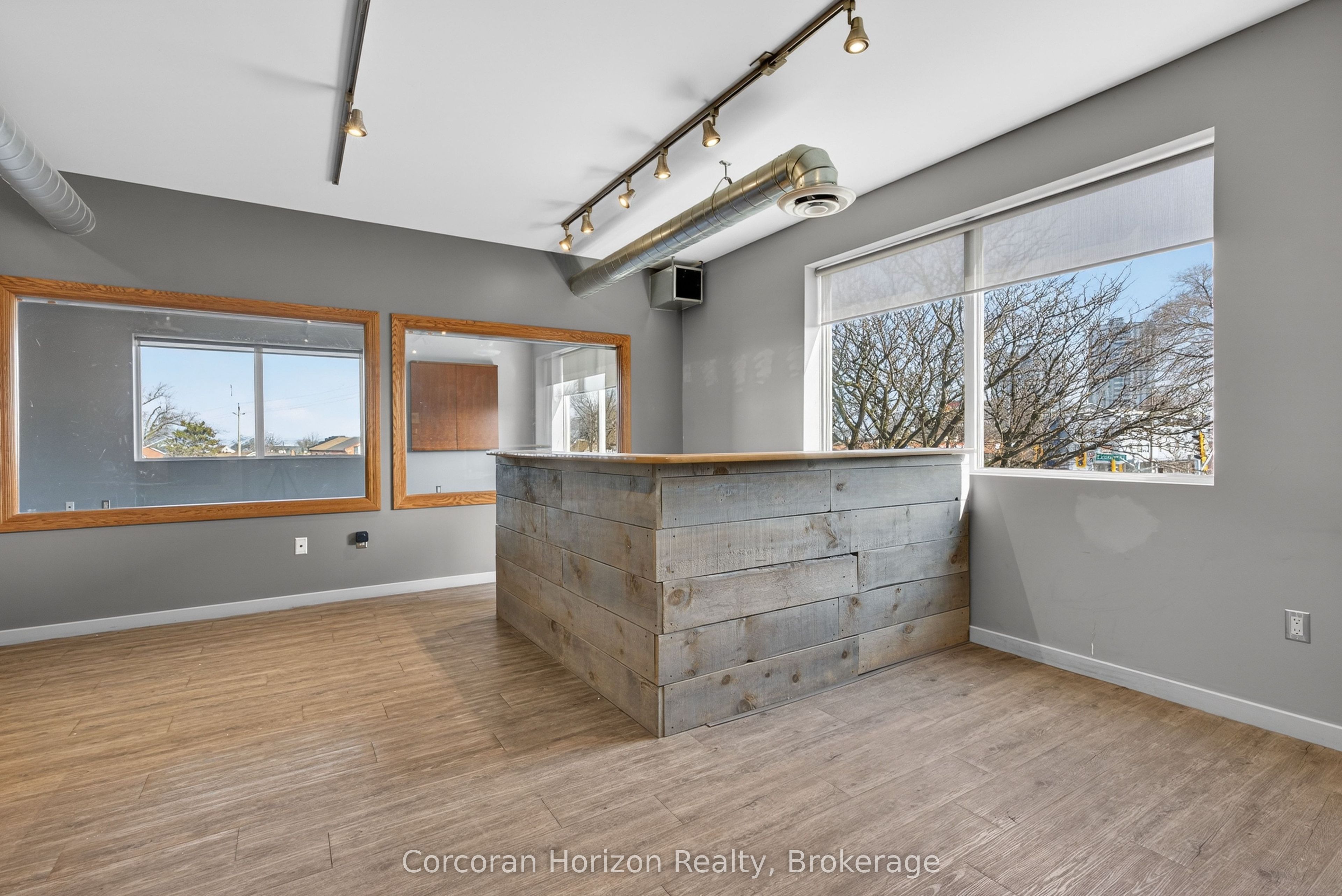 435 York Boulevard Upper Floor Units Property Photo 5