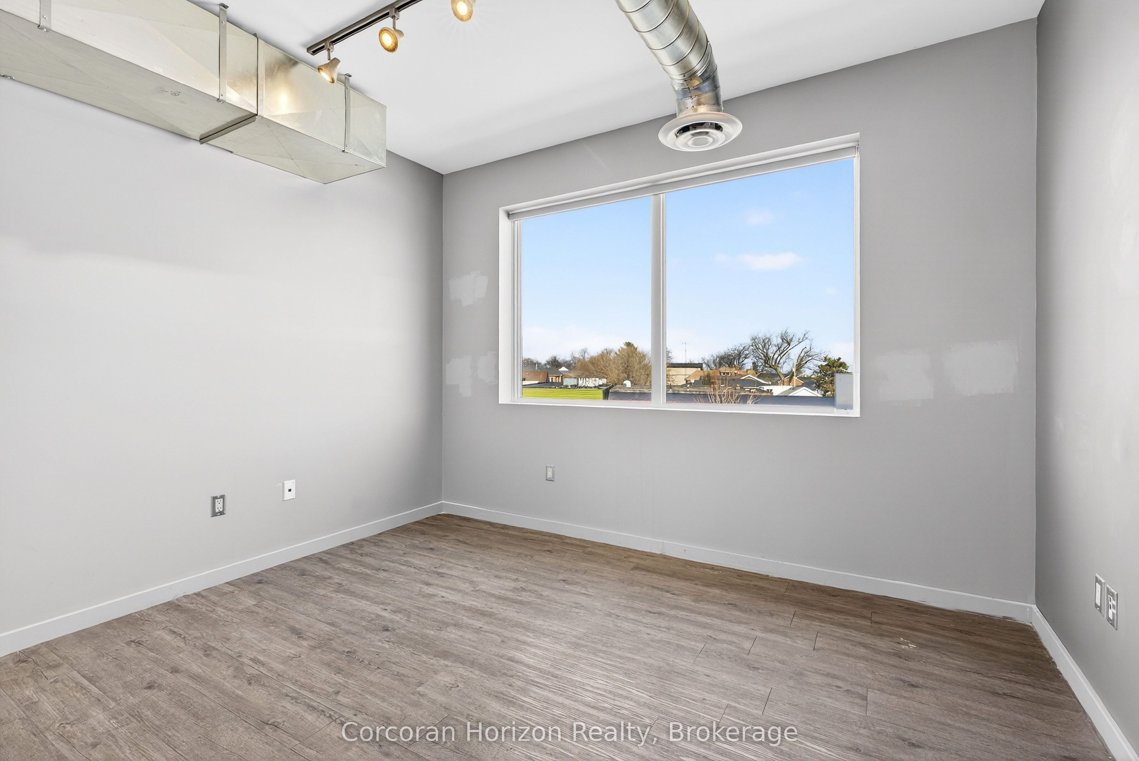 435 York Boulevard Upper Floor Units Property Photo 25