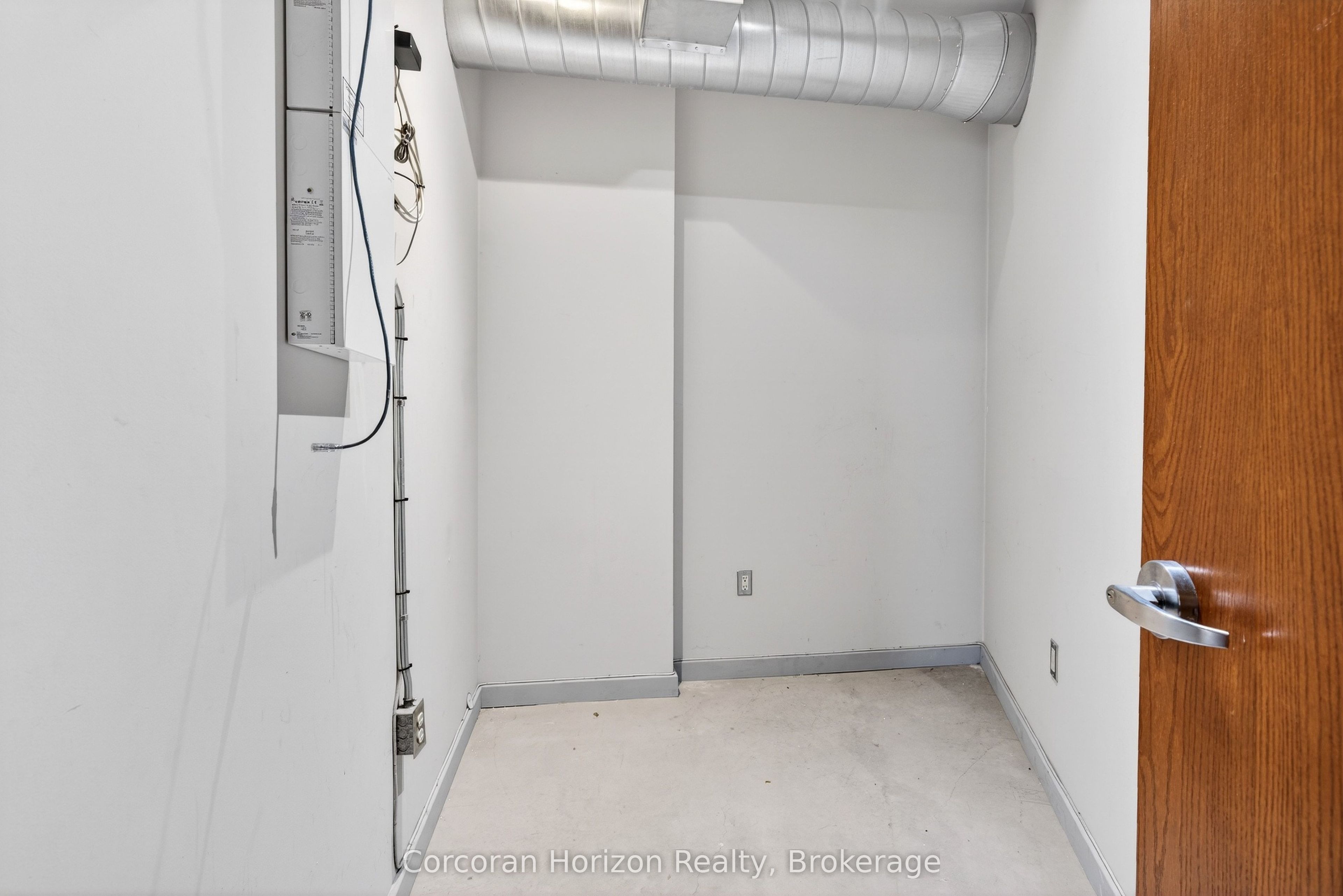 435 York Boulevard Upper Floor Units Property Photo 28