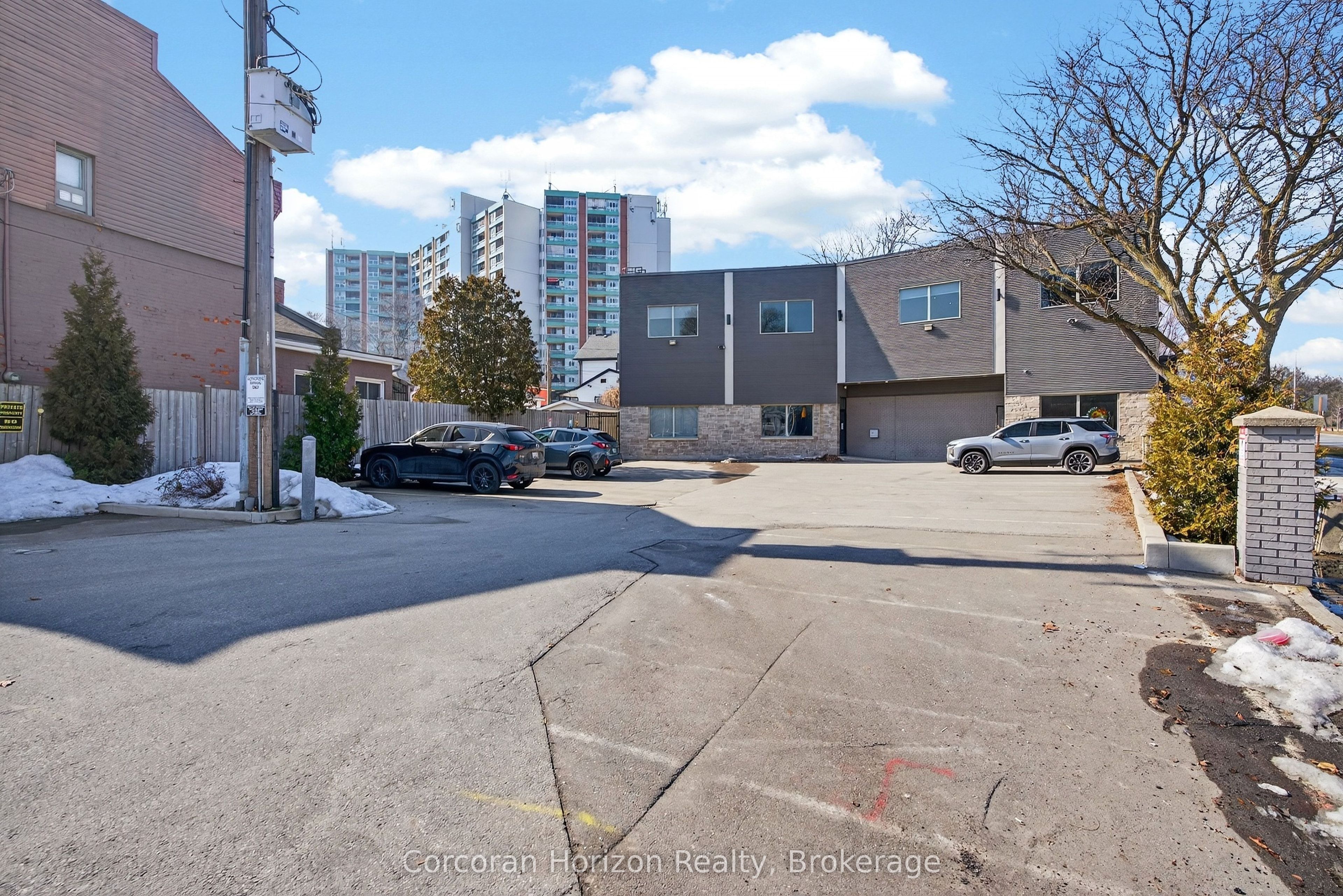435 York Boulevard Upper Floor Units Property Photo 33