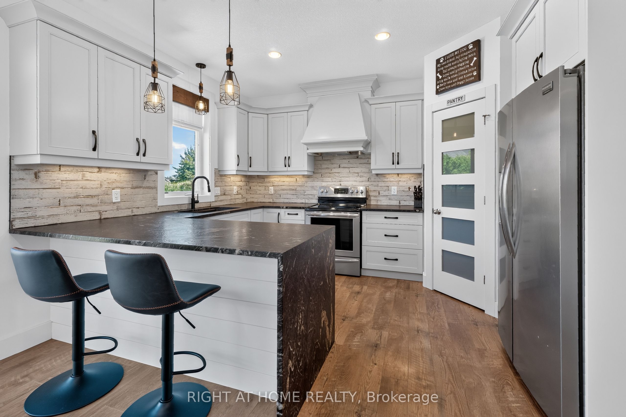 90 Shaw Valley Drive Property Photo 14