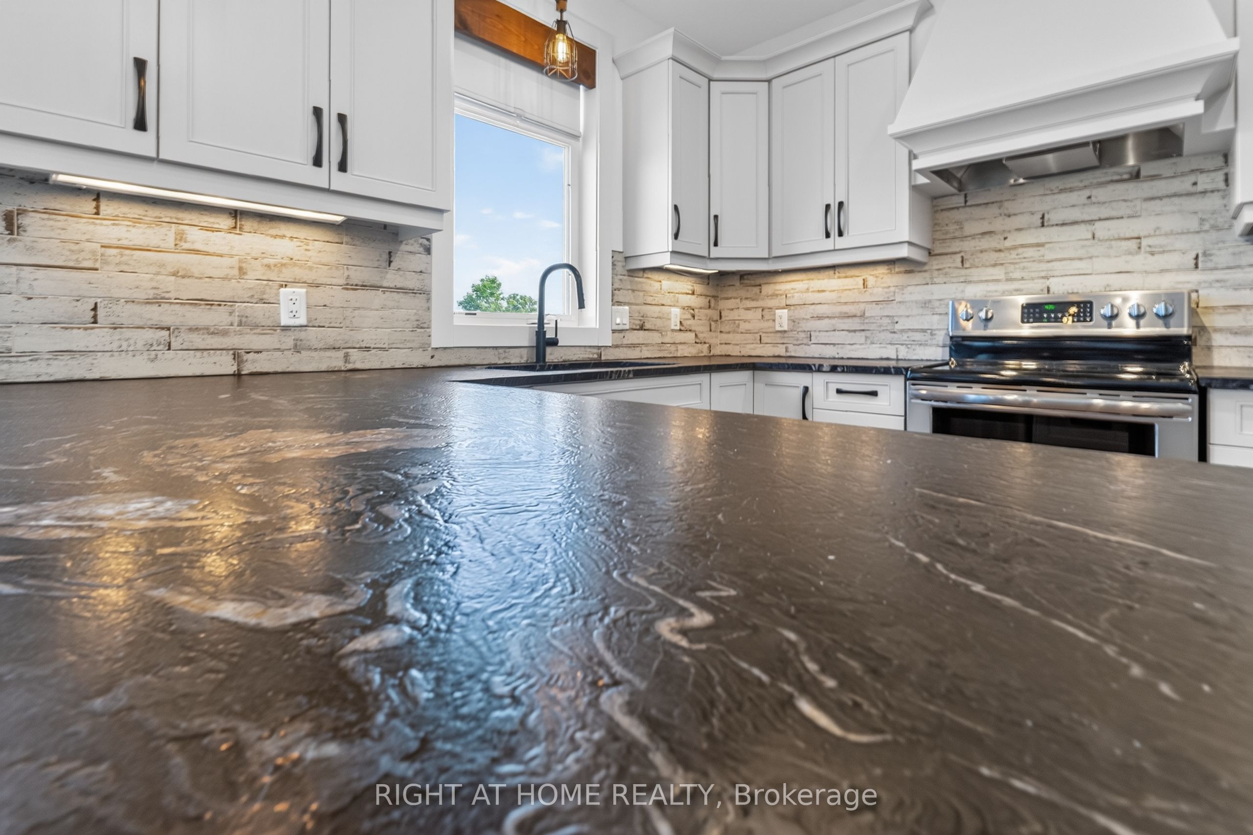 90 Shaw Valley Drive Property Photo 21