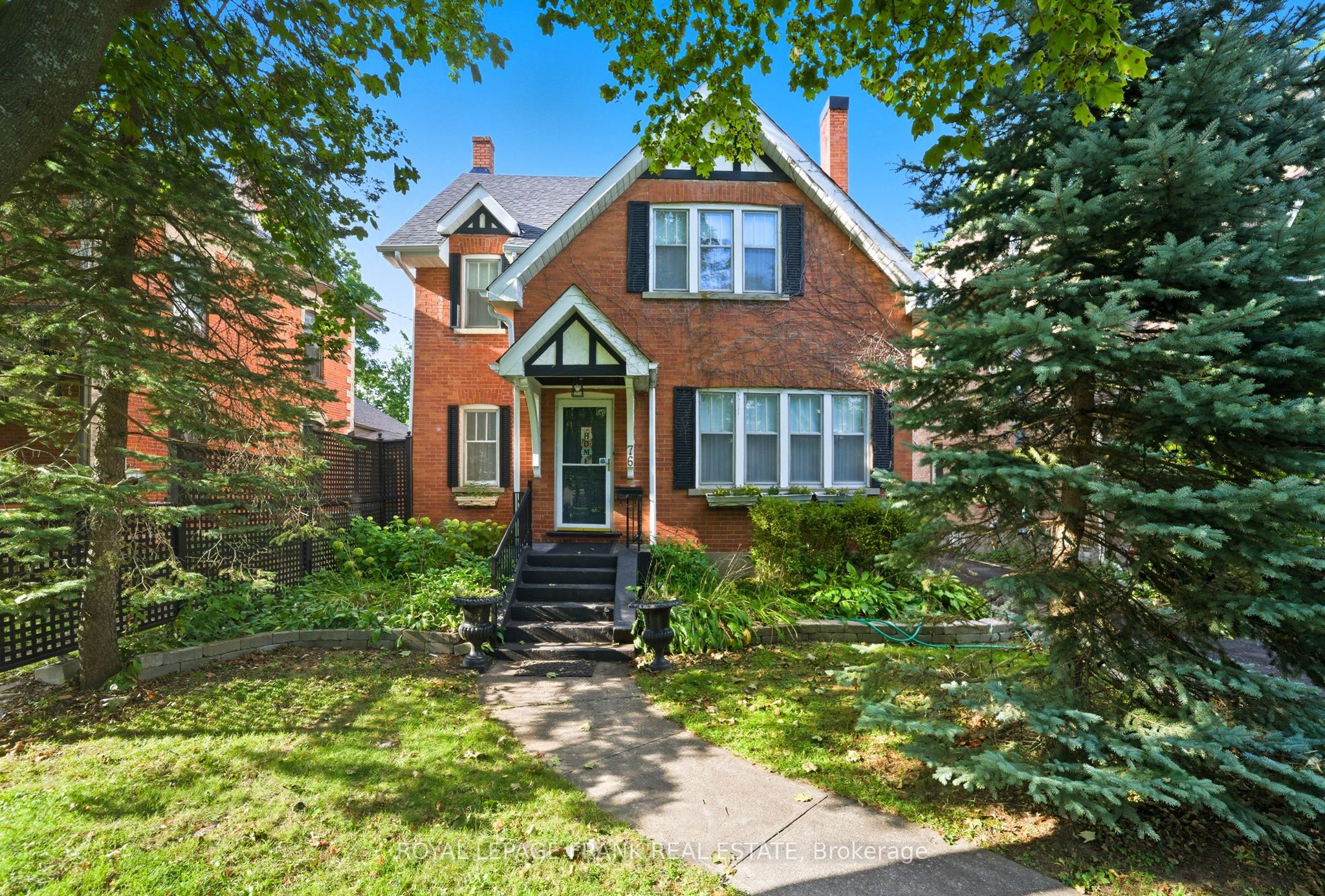 76 Bond Street W Property Photo 1
