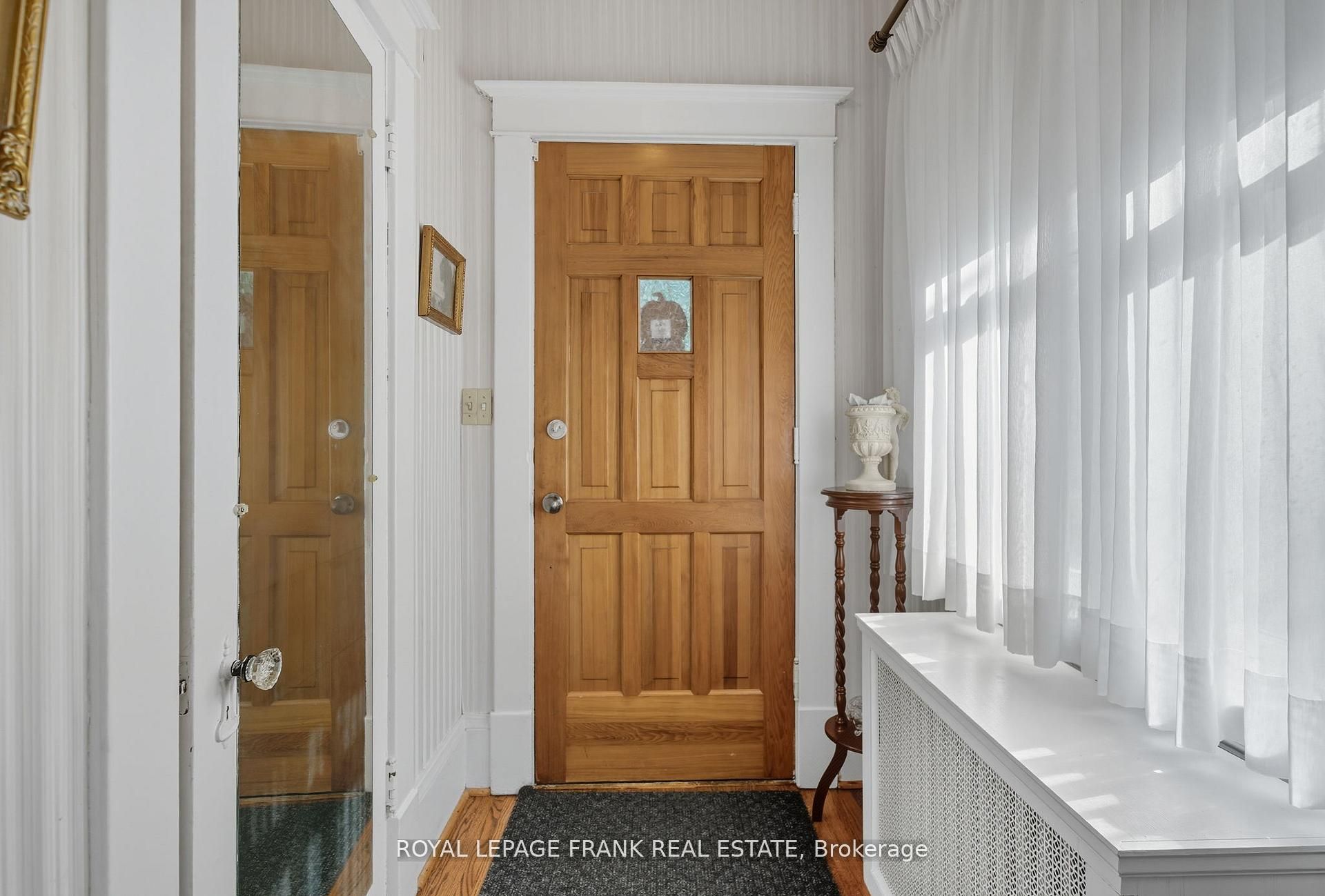 76 Bond Street W Property Photo 3