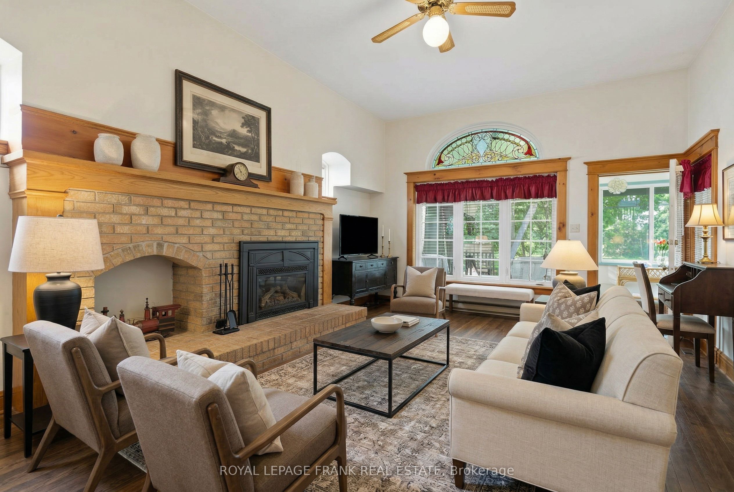 76 Bond Street W Property Photo 18