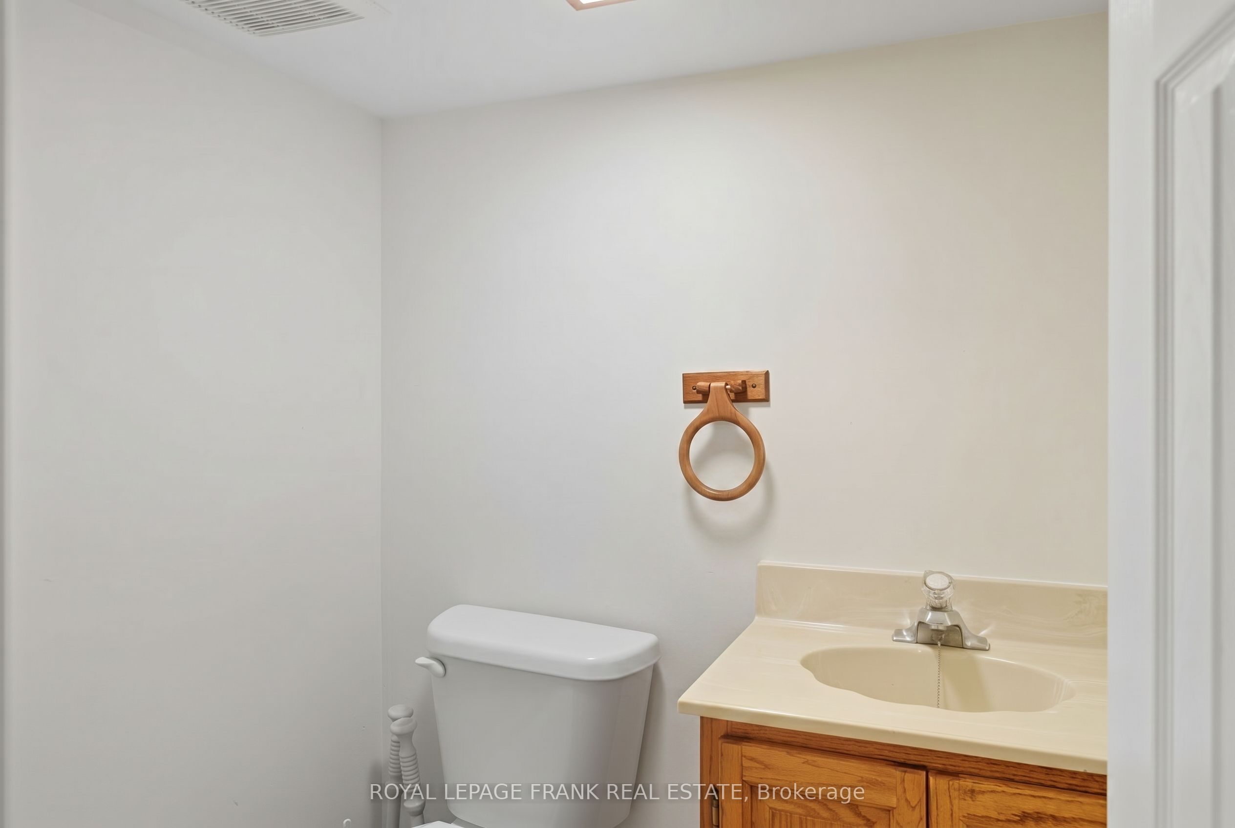 76 Bond Street W Property Photo 34