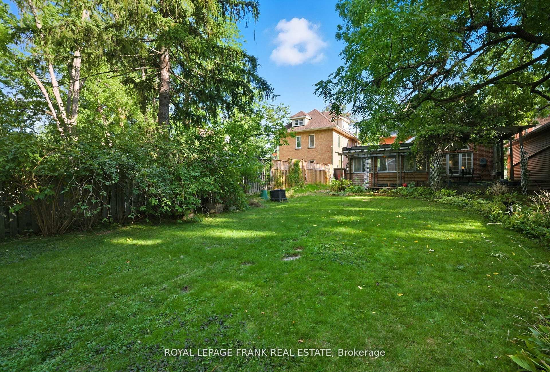76 Bond Street W Property Photo 37