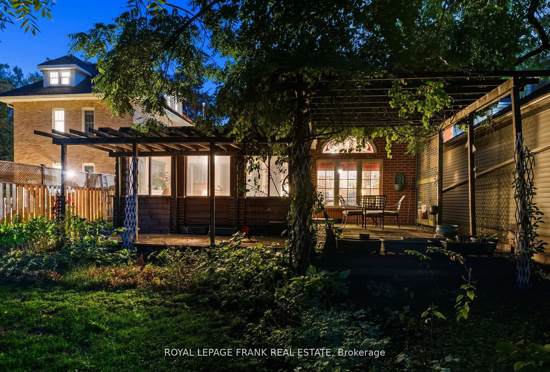 76 Bond Street W Property Photo 42
