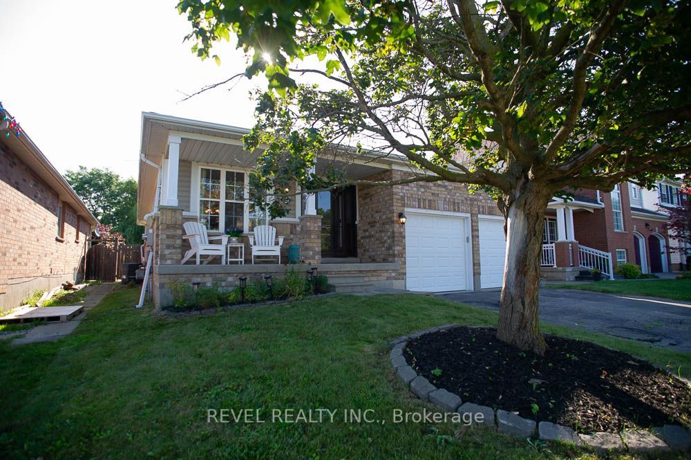 48 Lovell Crescent Property Photo 2