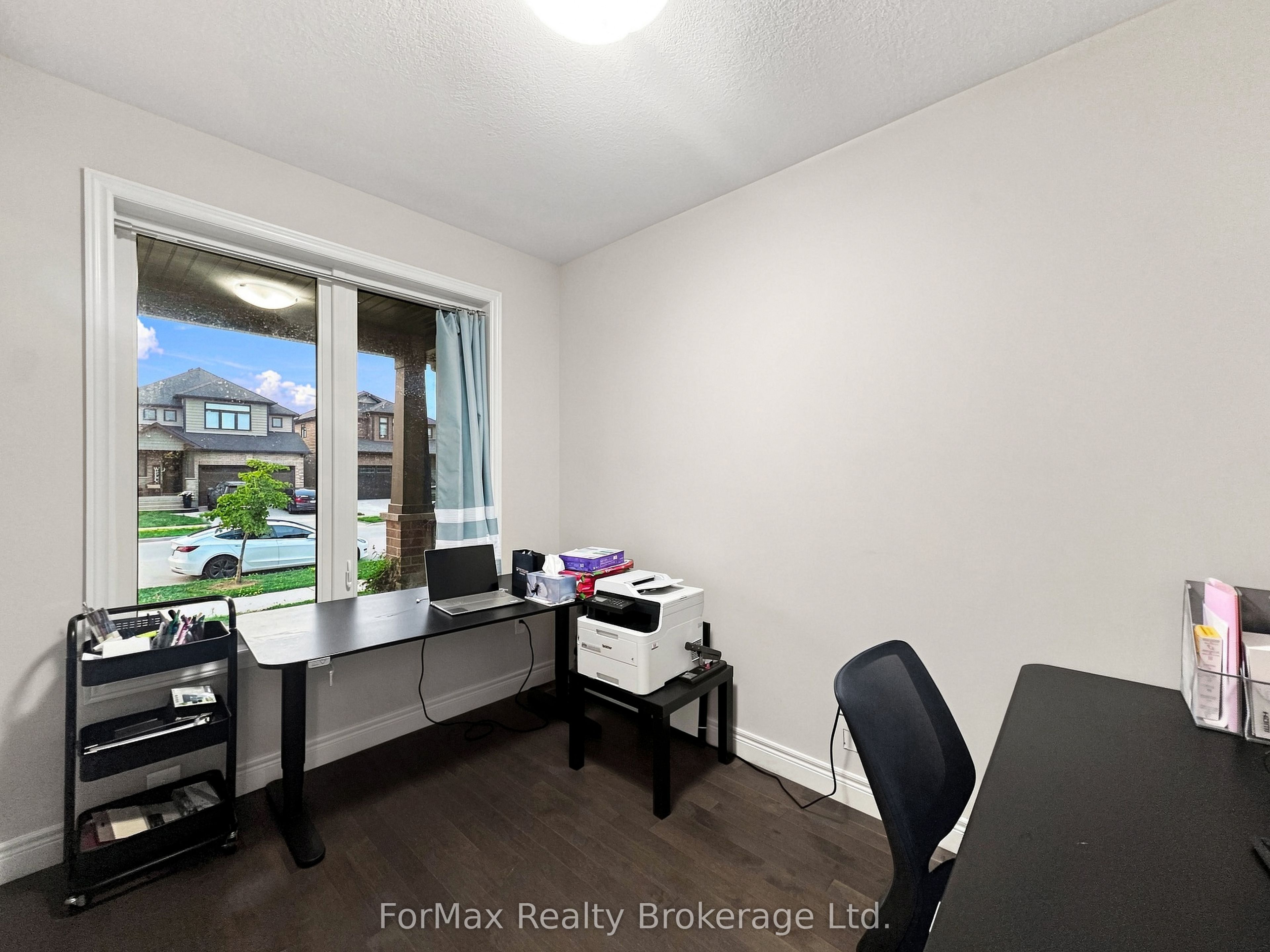 55 Loxleigh Lane Property Photo 8