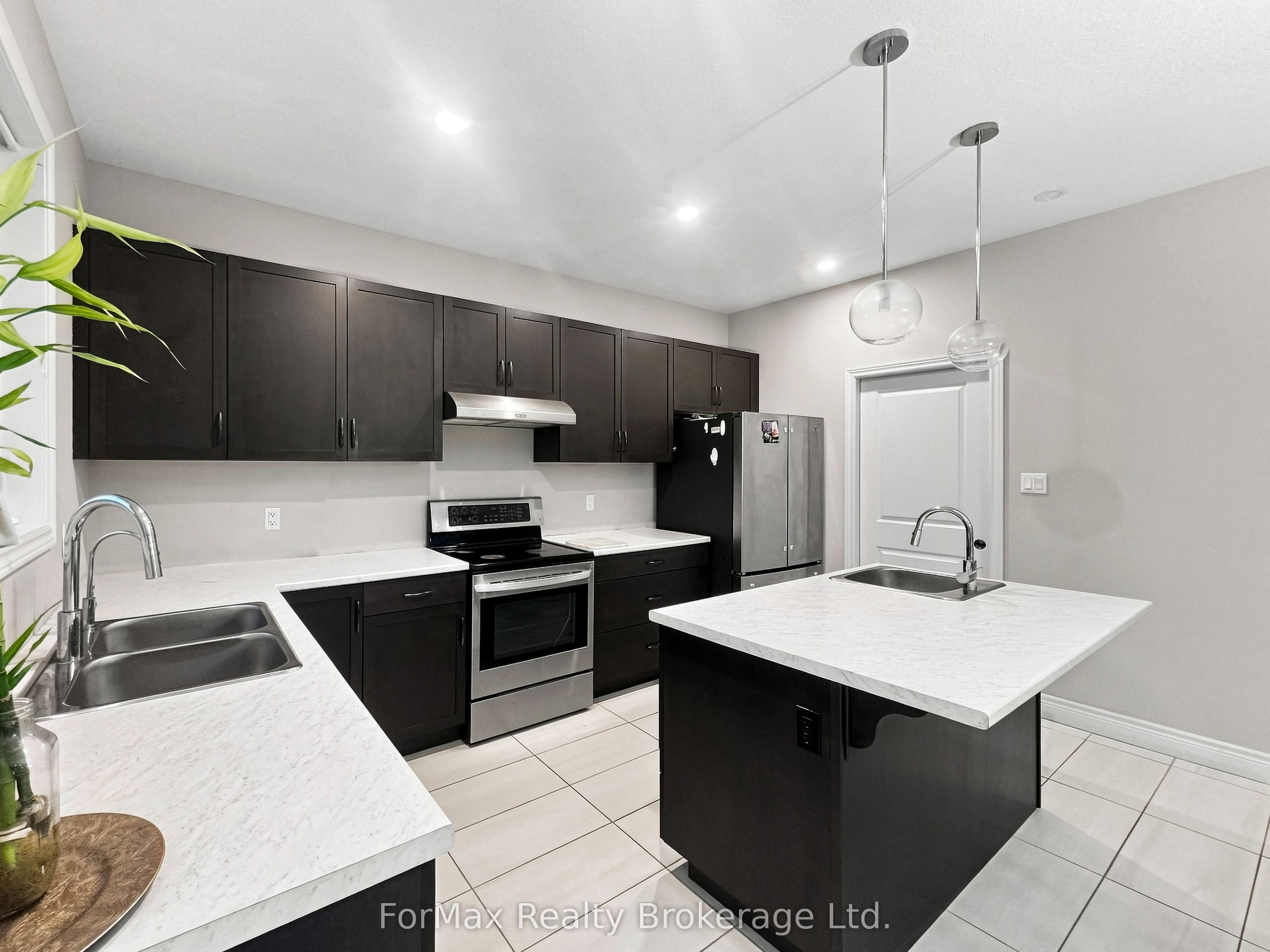 55 Loxleigh Lane Property Photo 15