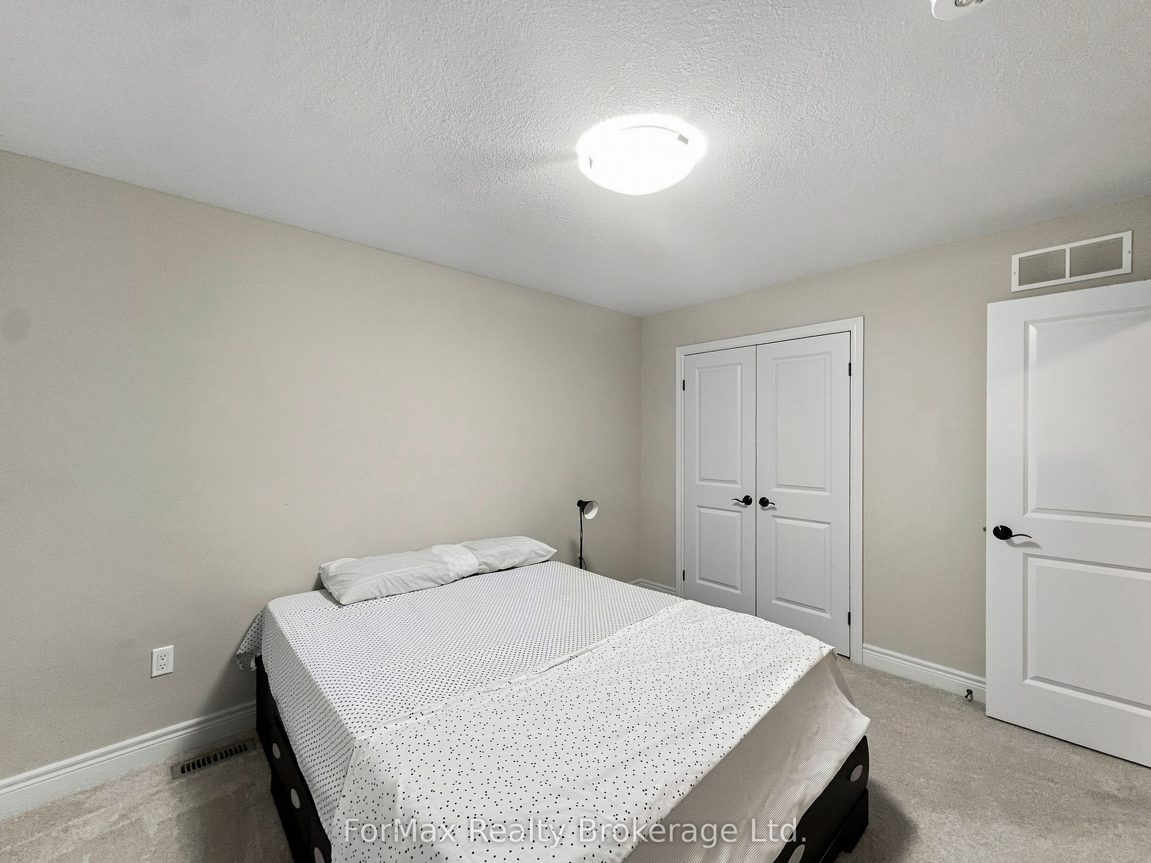 55 Loxleigh Lane Property Photo 33