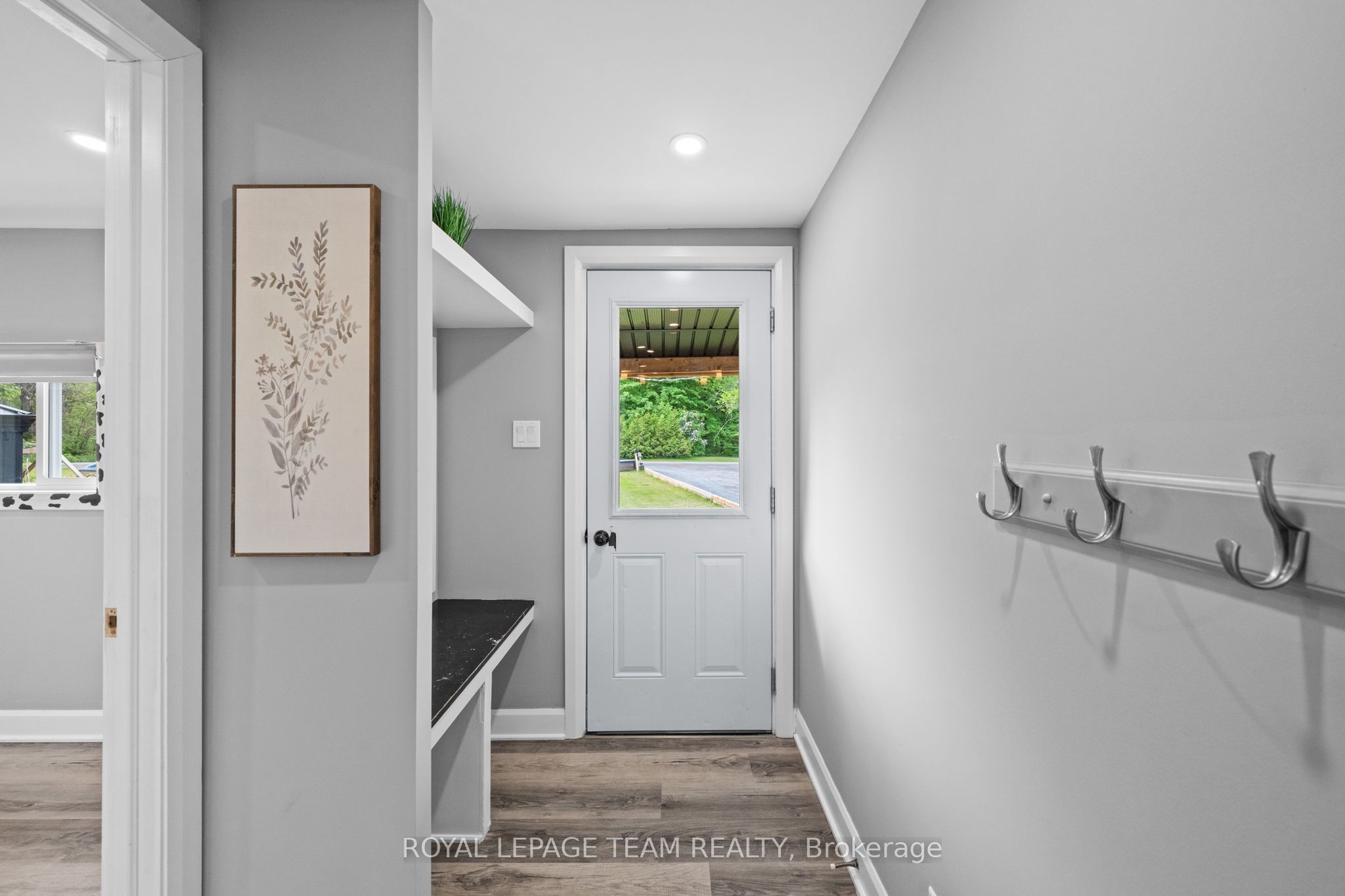 16509 Cedarvale Road Property Photo 4
