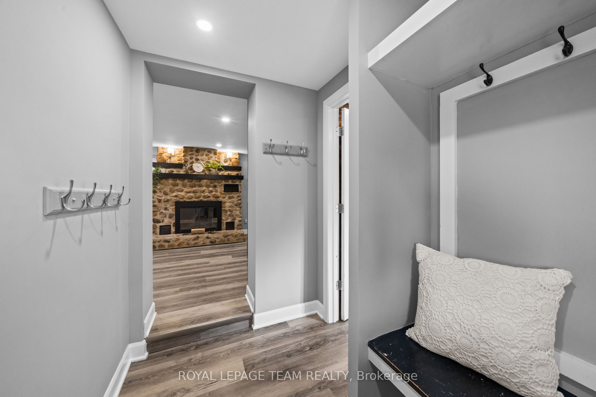 16509 Cedarvale Road Property Photo 5