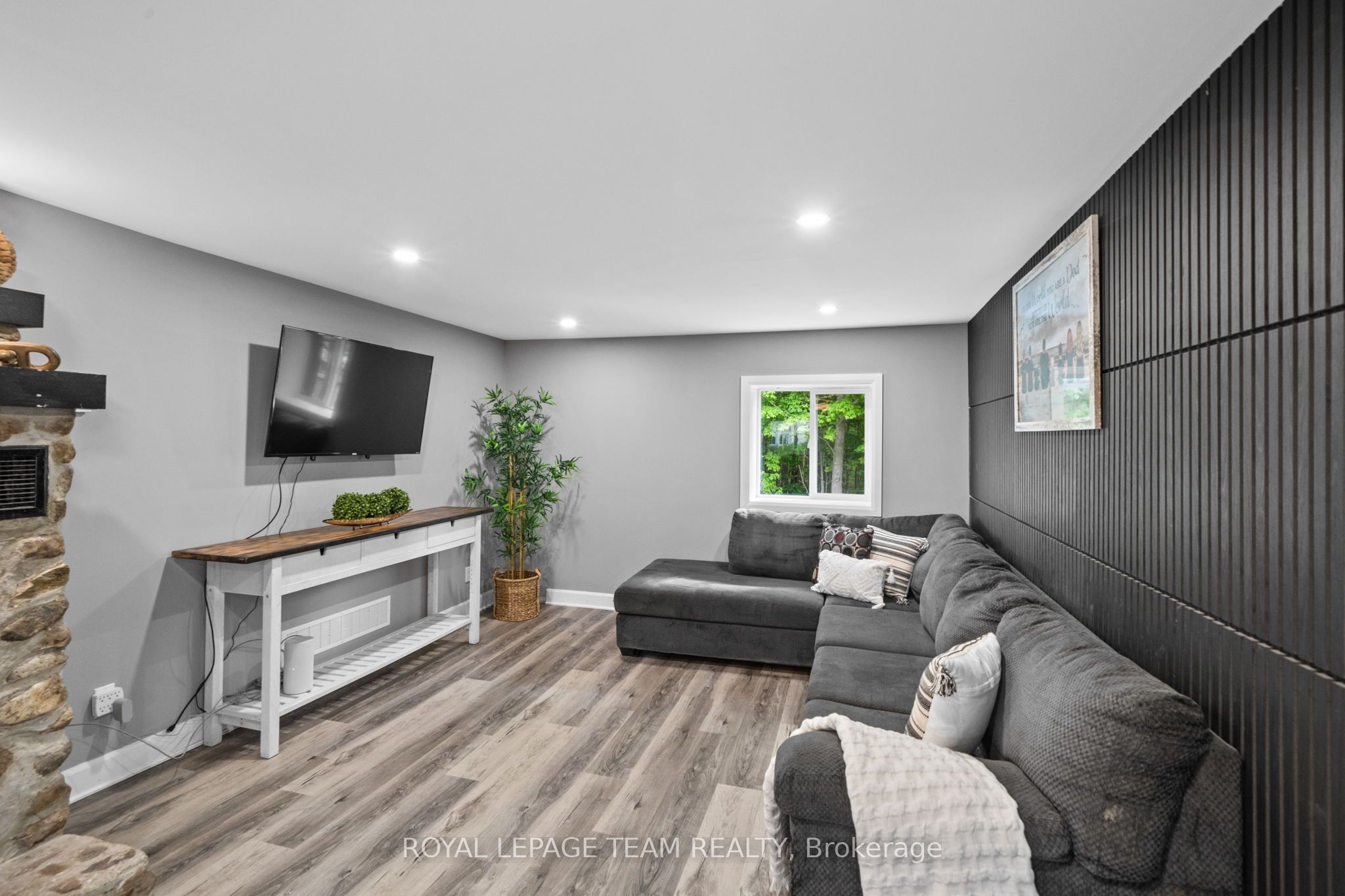 16509 Cedarvale Road Property Photo 6