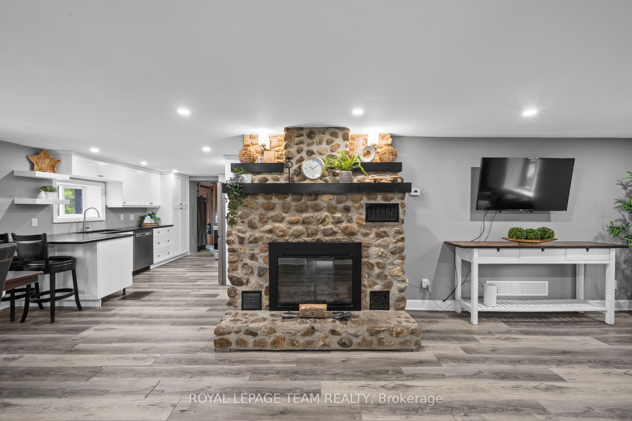 16509 Cedarvale Road Property Photo 7