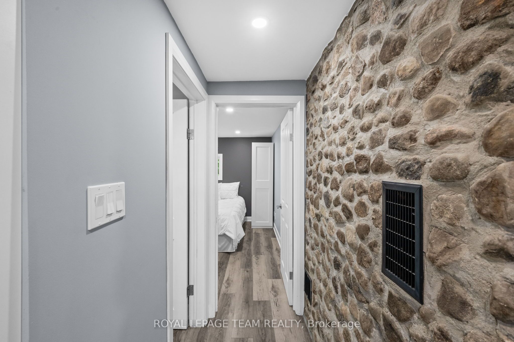 16509 Cedarvale Road Property Photo 15