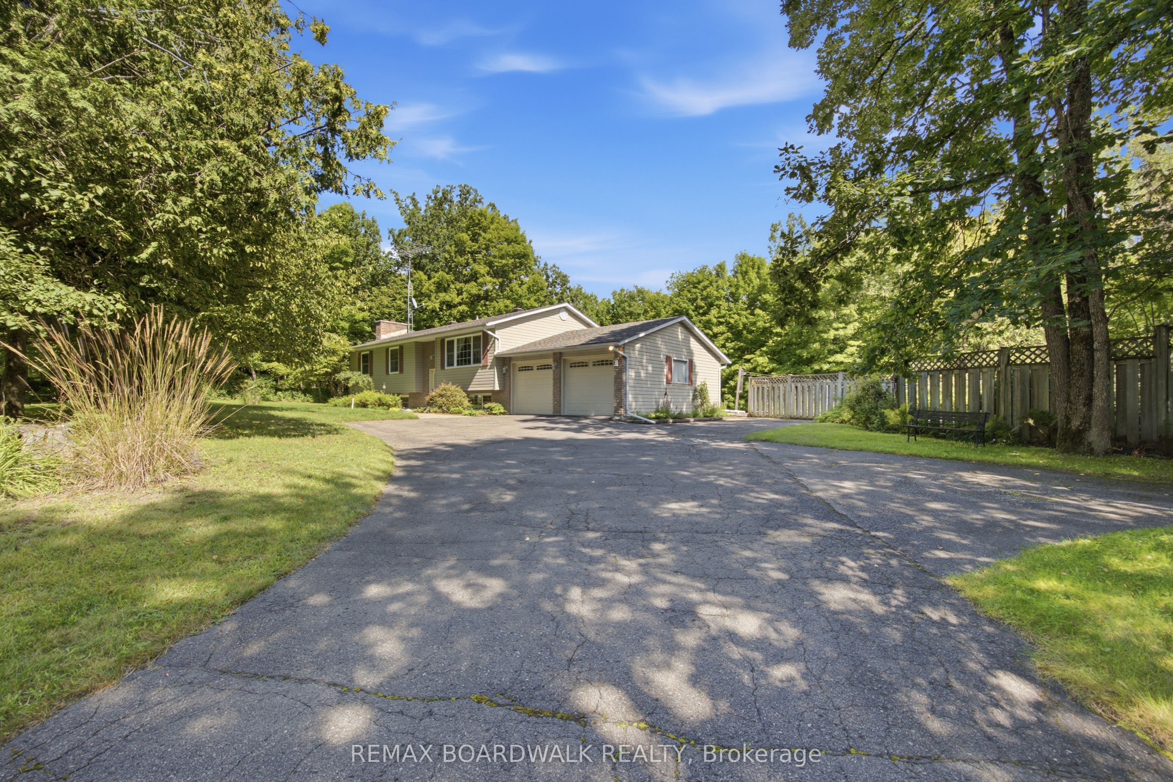 3187 Mcdonald's Corner Road Property Photo 1