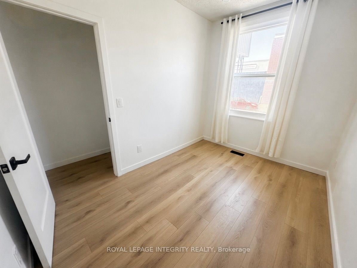 920 Gladstone Avenue 1 Property Photo 8