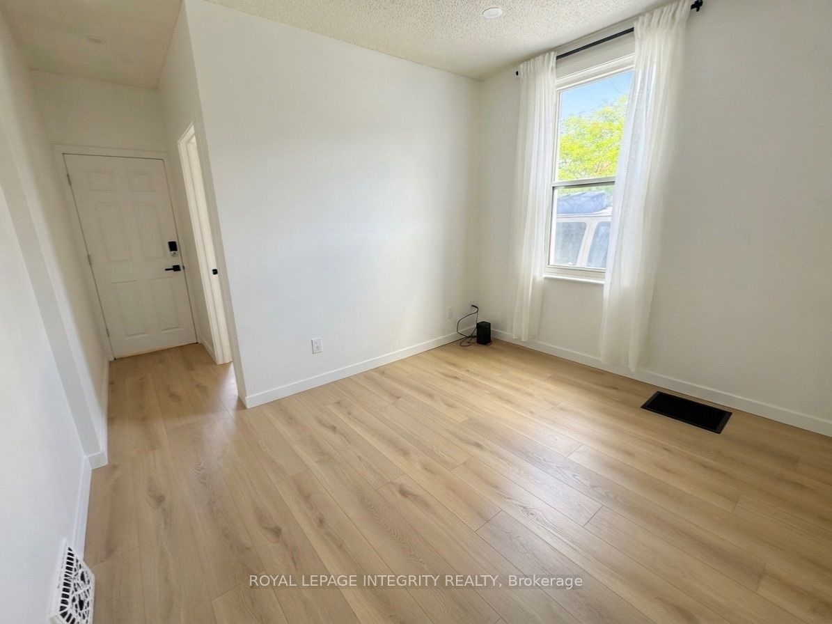 920 Gladstone Avenue 1 Property Photo 11