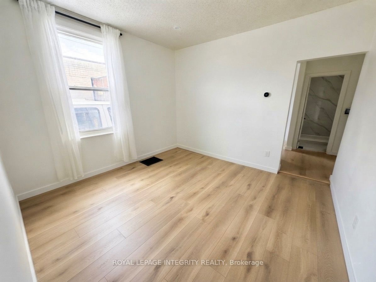 920 Gladstone Avenue 1 Property Photo 12
