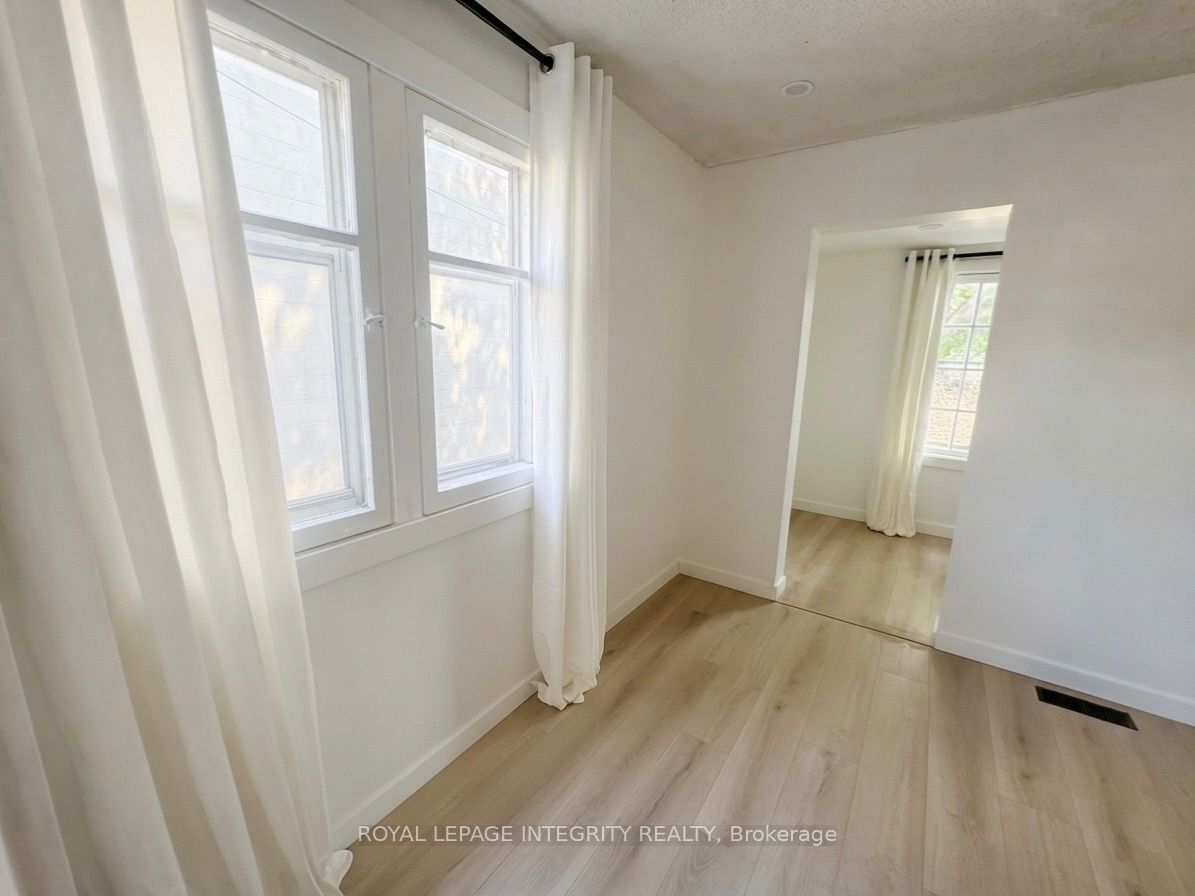 920 Gladstone Avenue 1 Property Photo 18