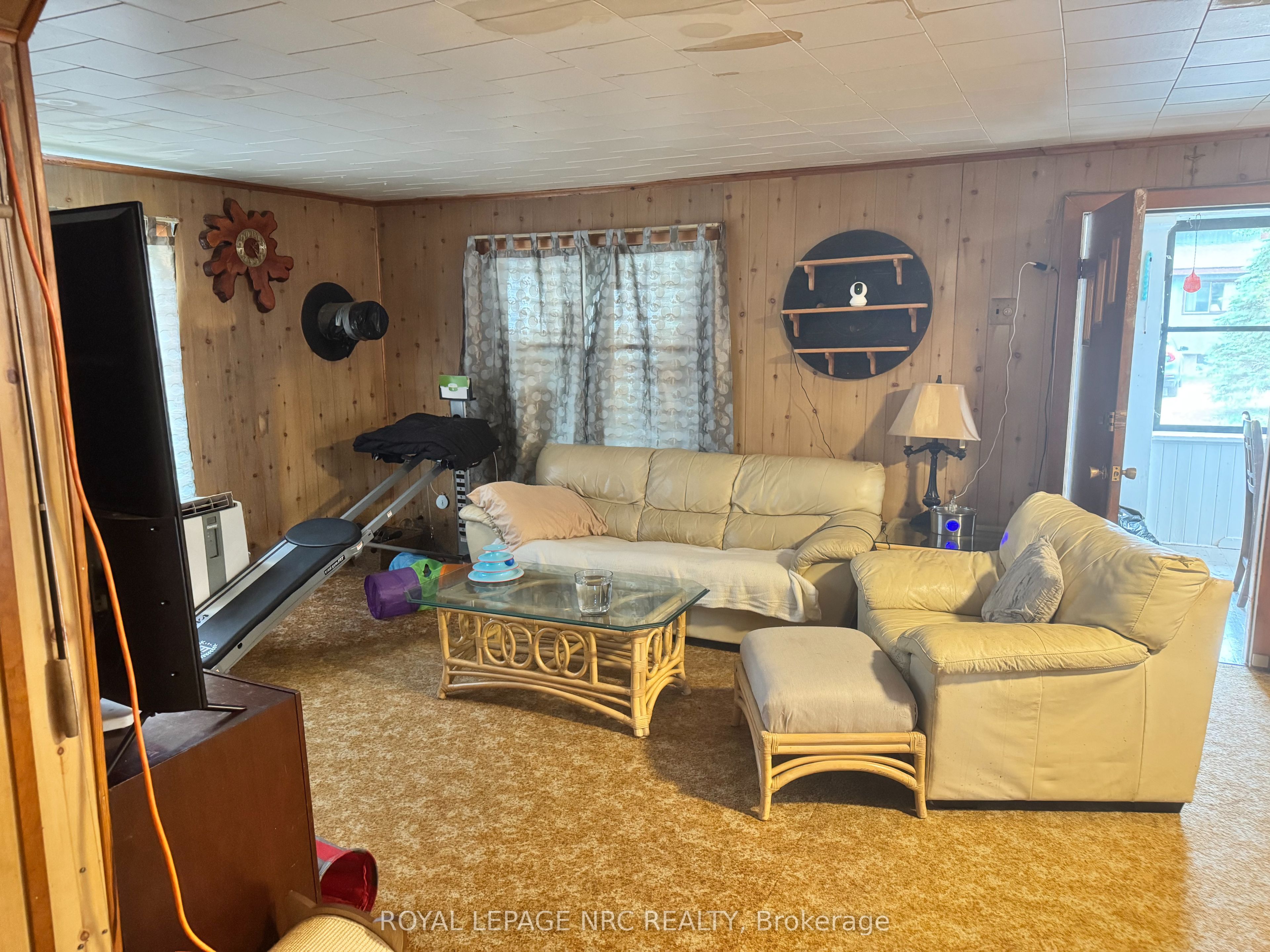 3752 Crystal Beach Drive Property Photo 5