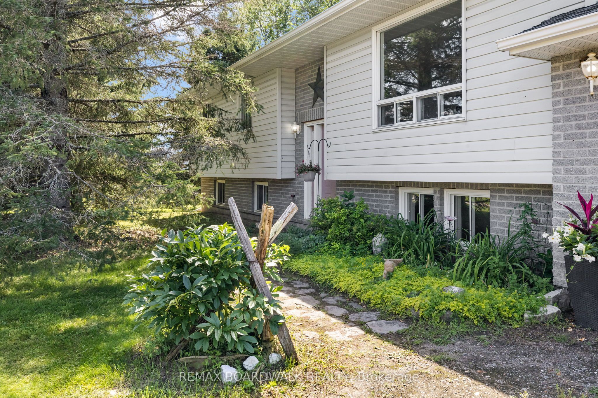 1901 Rosetta Road Property Photo 4