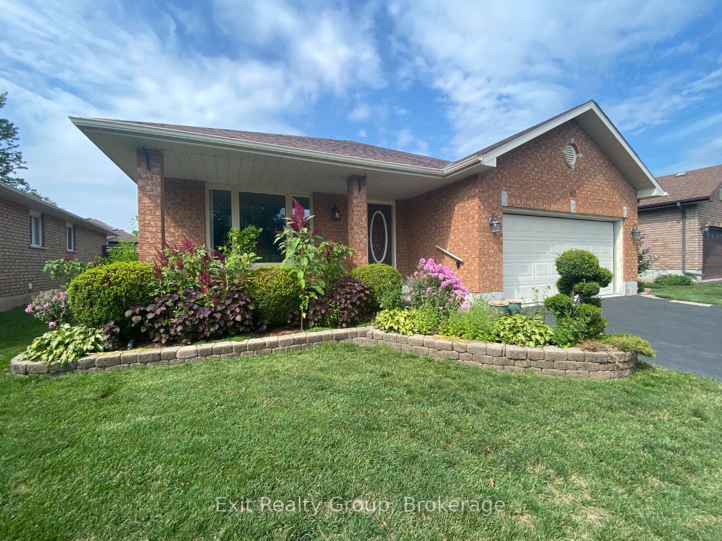 60 Oak Ridge Boulevard Property Photo 1