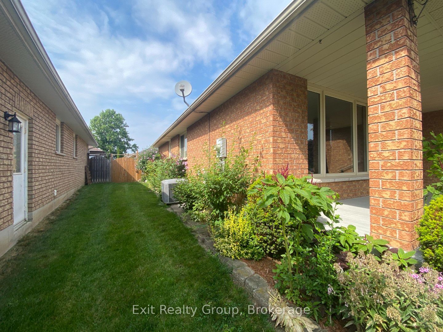 60 Oak Ridge Boulevard Property Photo 3