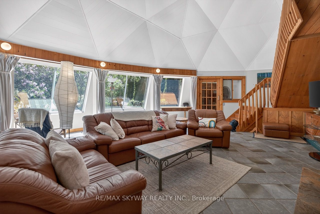 487151 30 Side Road Property Photo 6