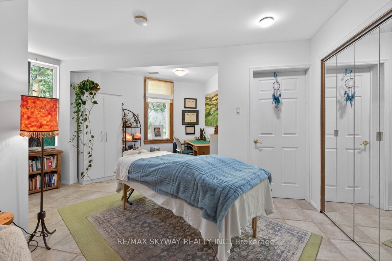 487151 30 Side Road Property Photo 7
