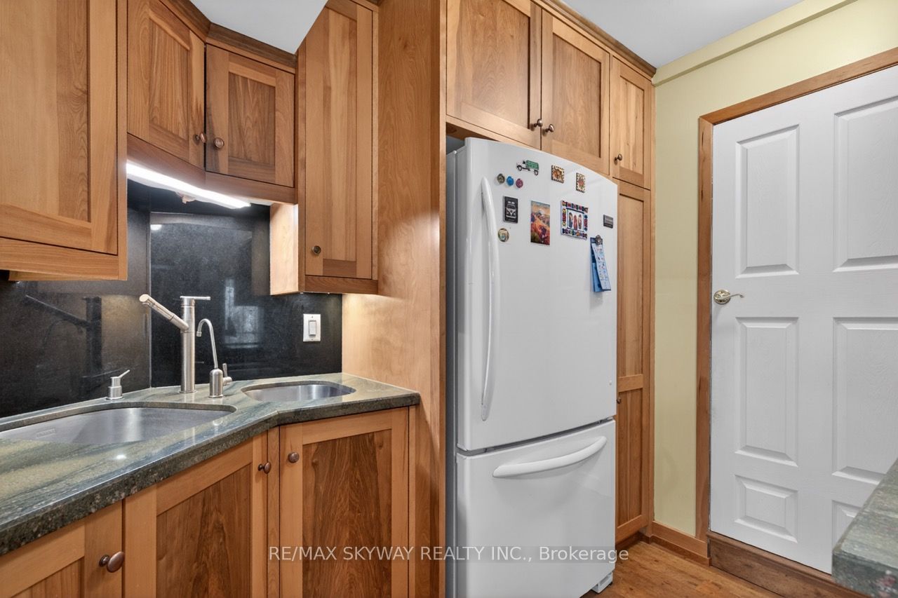 487151 30 Side Road Property Photo 12