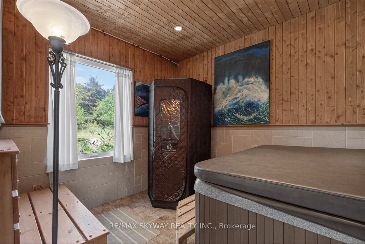 487151 30 Side Road Property Photo 16
