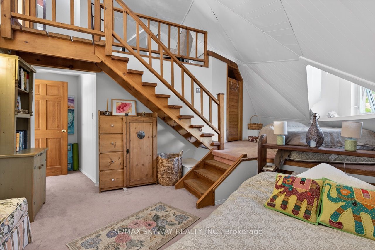 487151 30 Side Road Property Photo 27