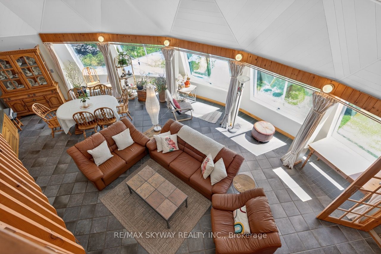 487151 30 Side Road Property Photo 32