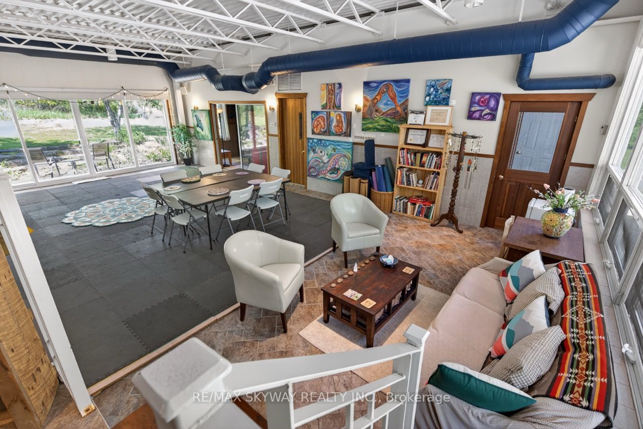 487151 30 Side Road Property Photo 33