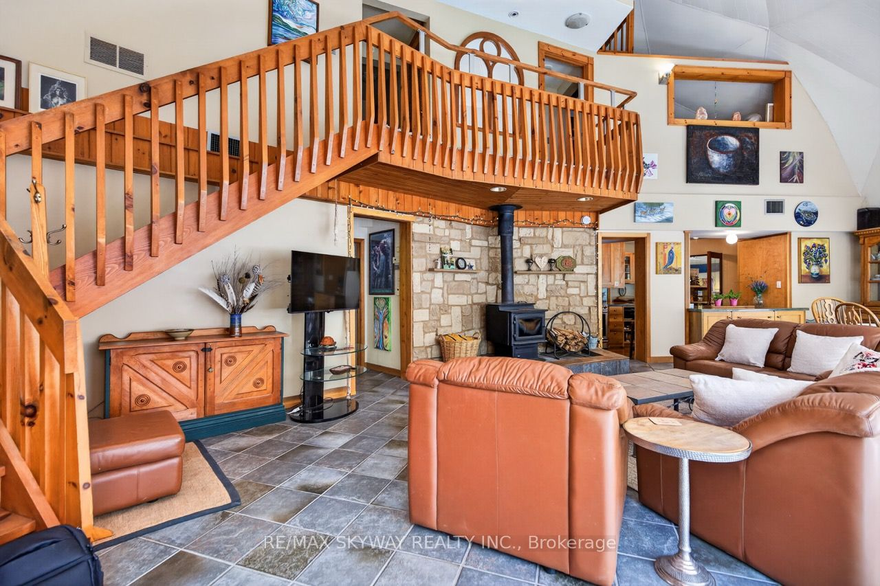 487151 30 Side Road Property Photo 45