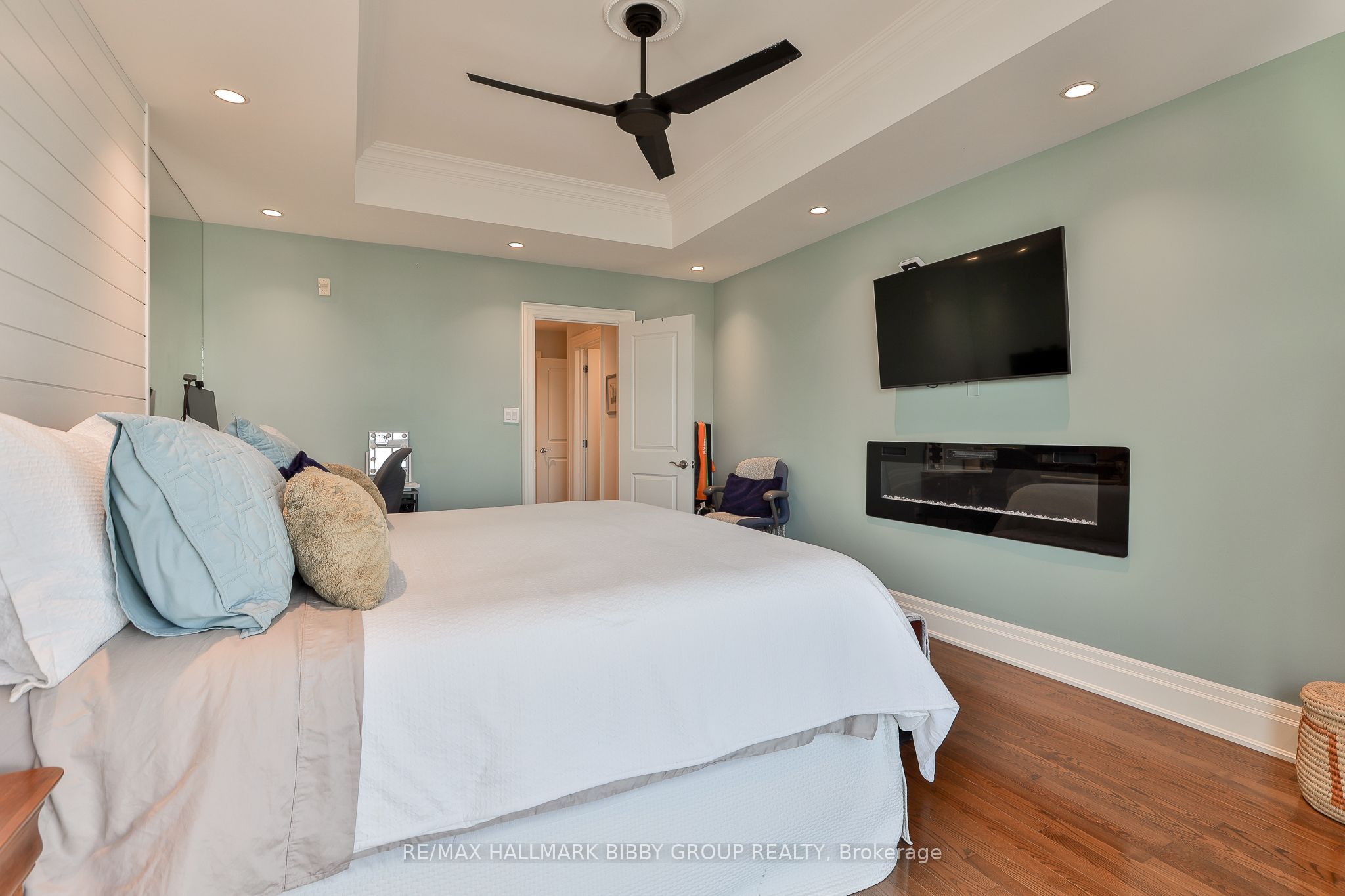 145 Third Street 411 Property Photo 22