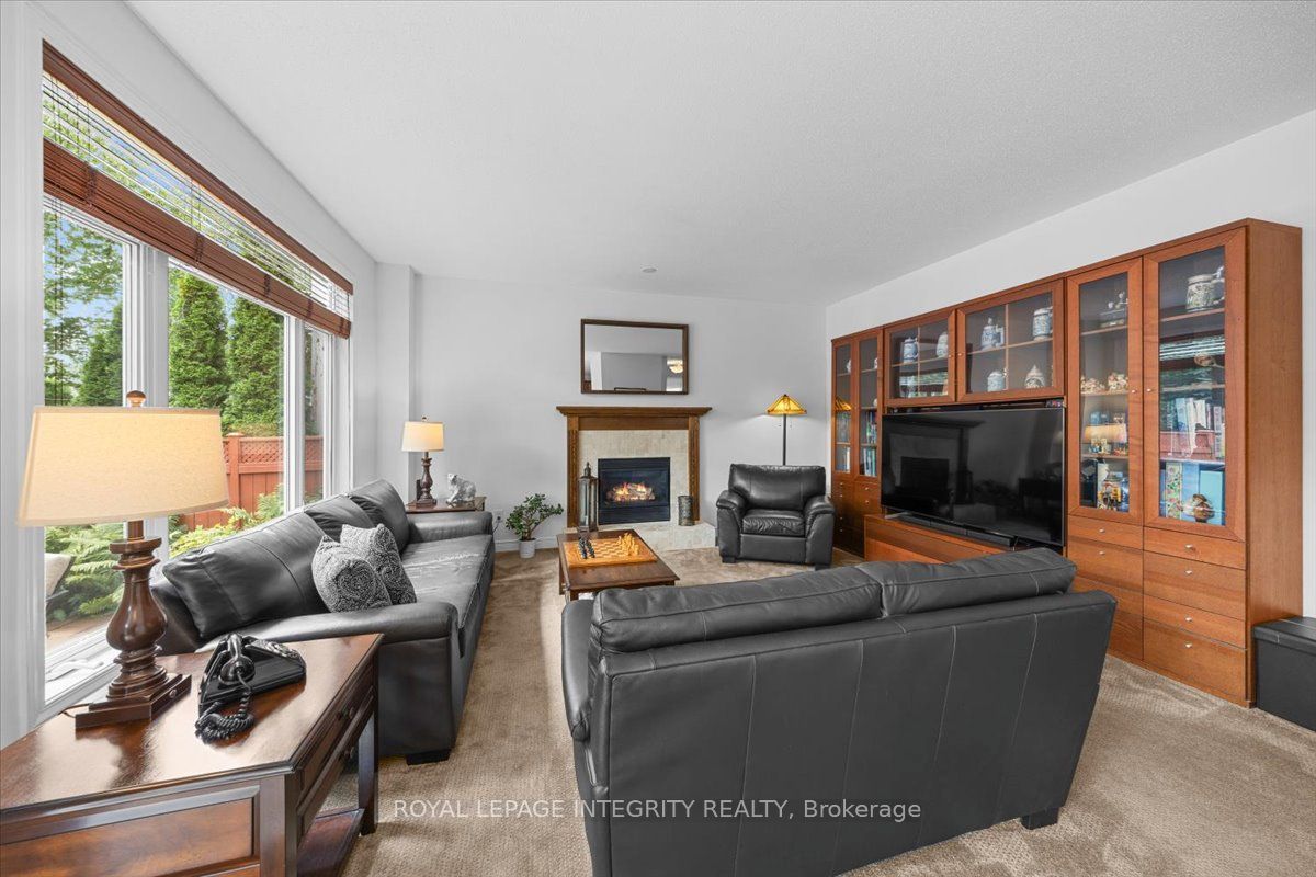 40 Bon Echo Crescent Property Photo 12
