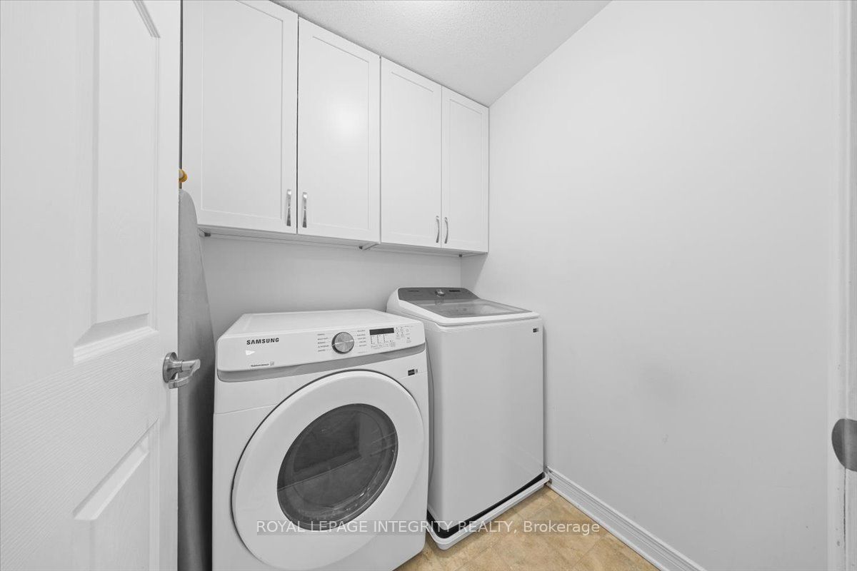 40 Bon Echo Crescent Property Photo 26