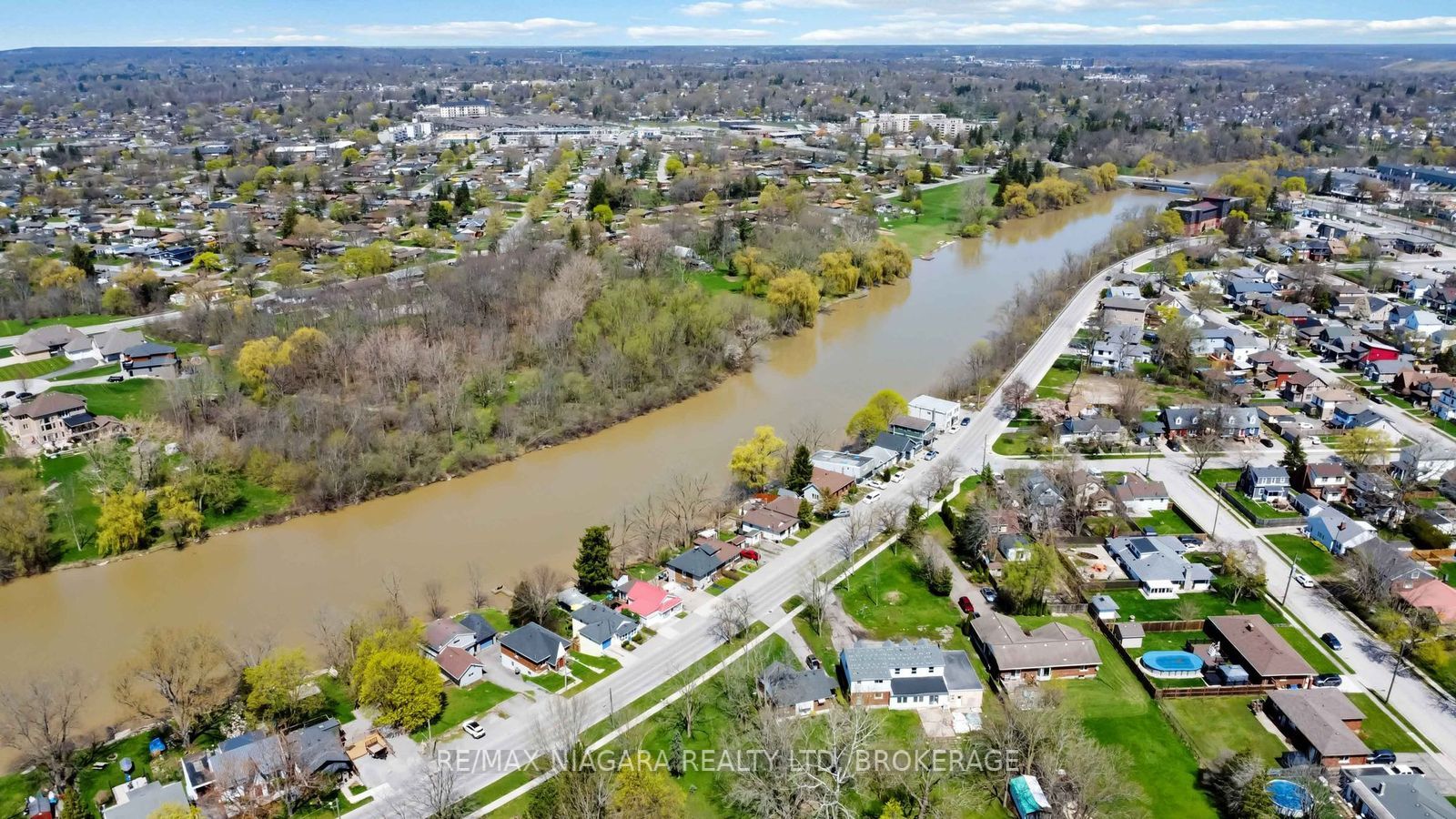 70 Riverside Drive Property Photo 5