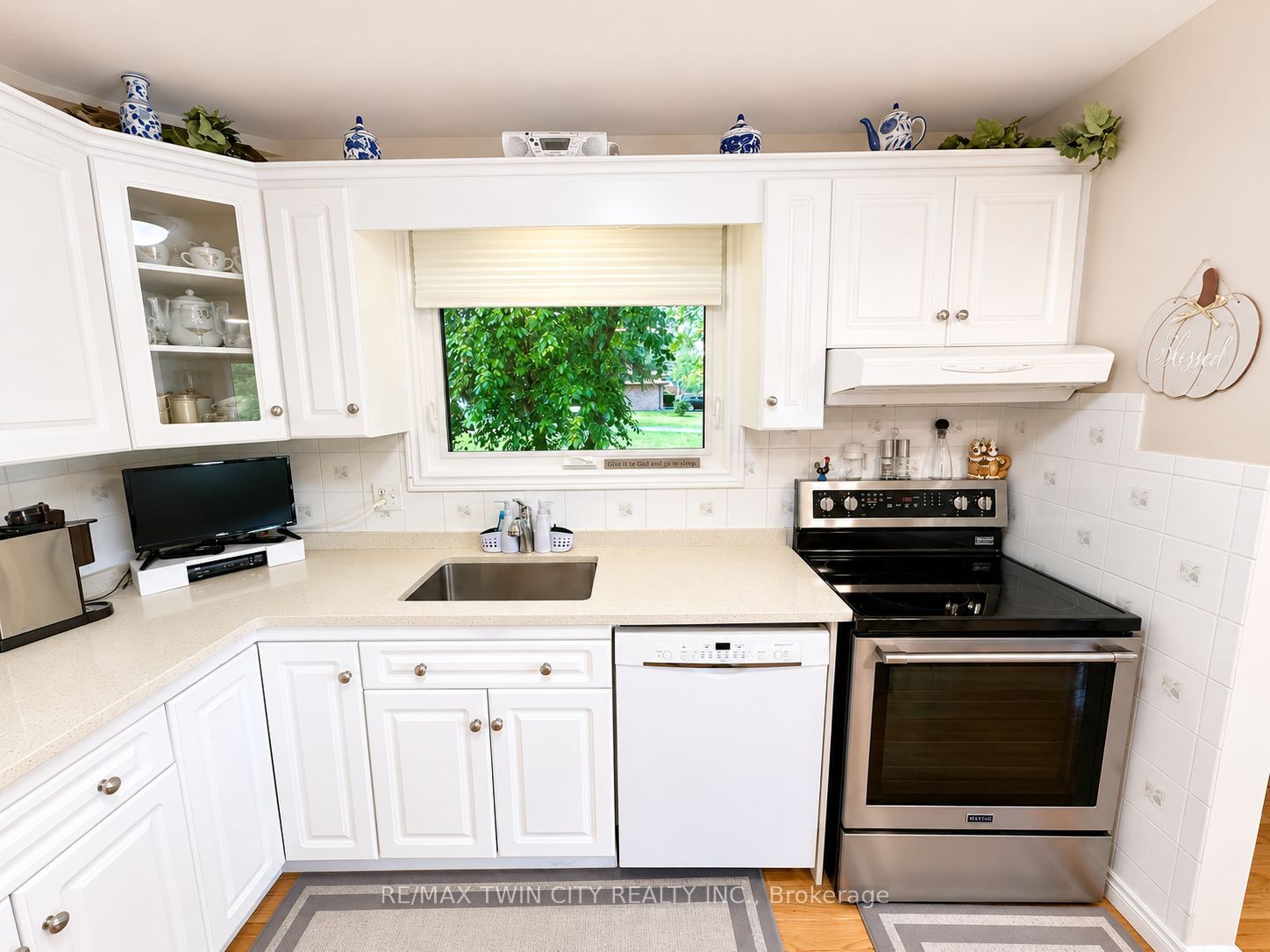 36 Oakhill Drive N Property Photo 10