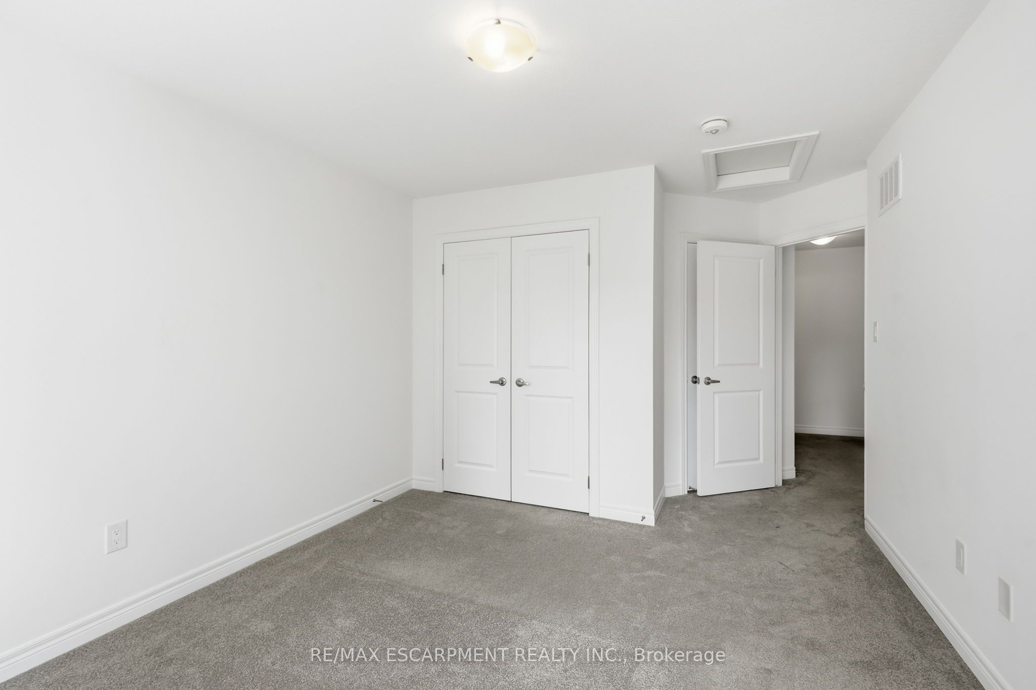 19 Roxanne Drive 119 Property Photo 20