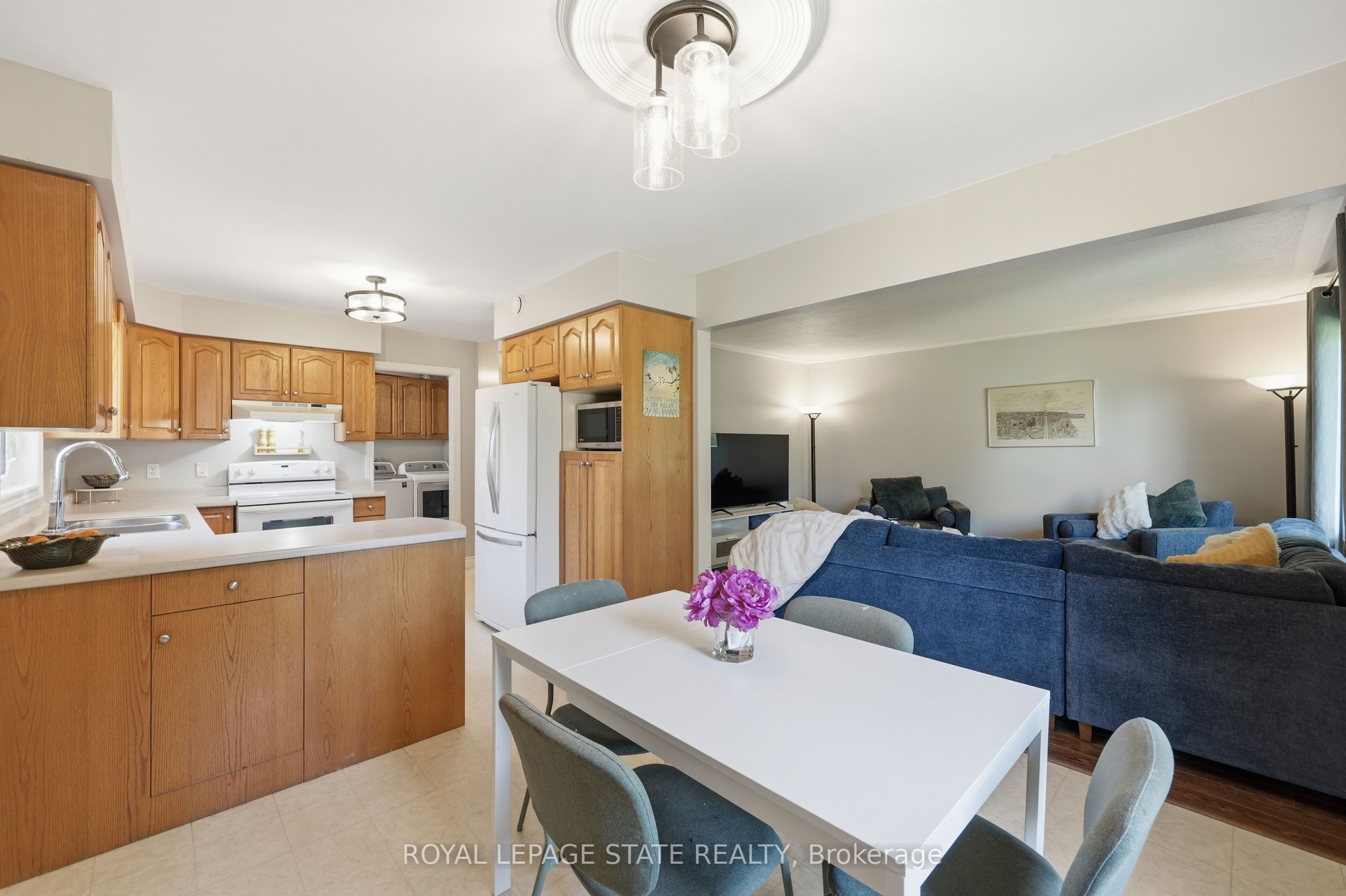 33 King Street Property Photo 19